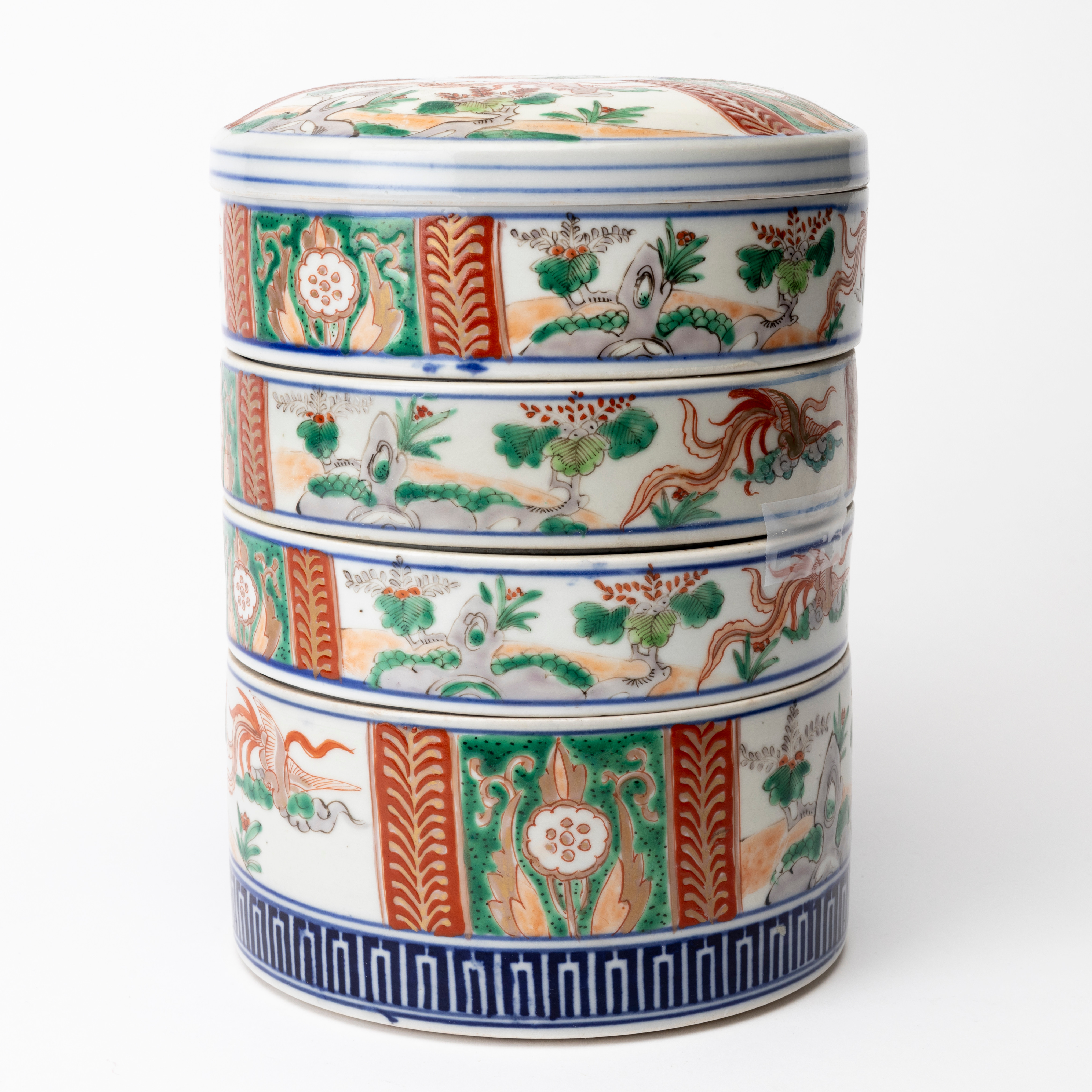 MATBEHÅLLARE, 4 delar, "Jubako" imari, porslin, Japan. 1900-talets första hälft.