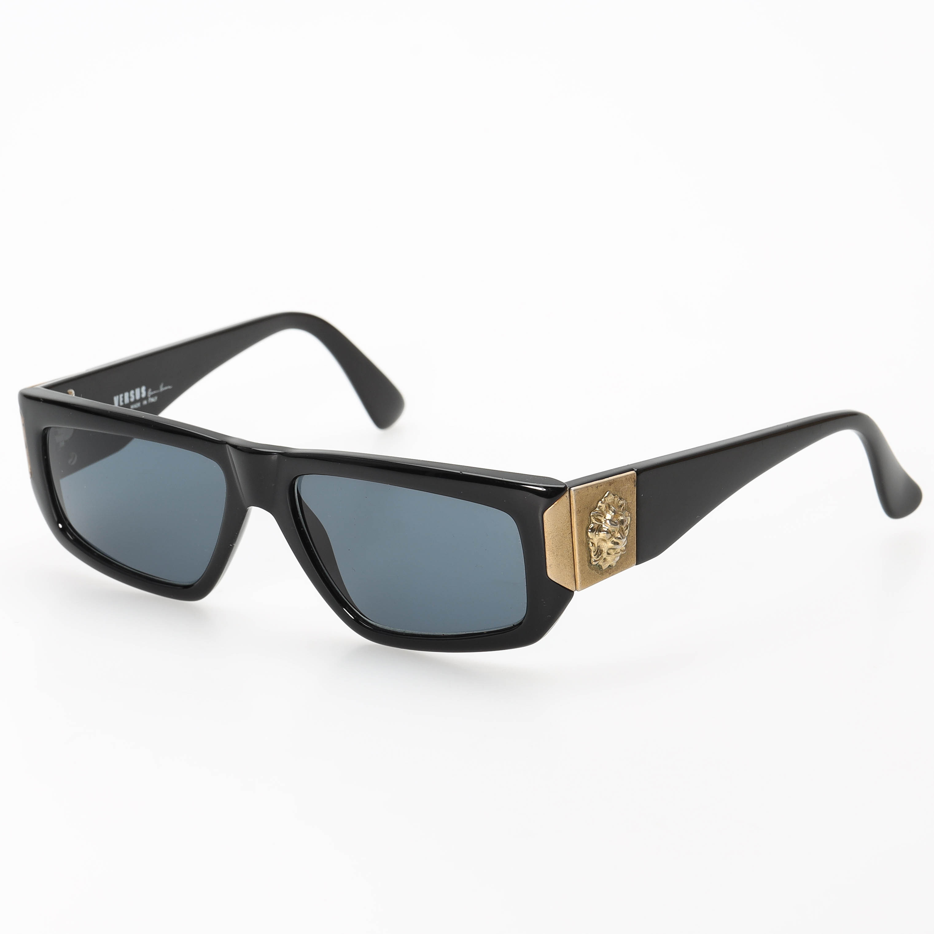 SOLGLASÖGON VERSUS, för Gianni Versace, Italien.