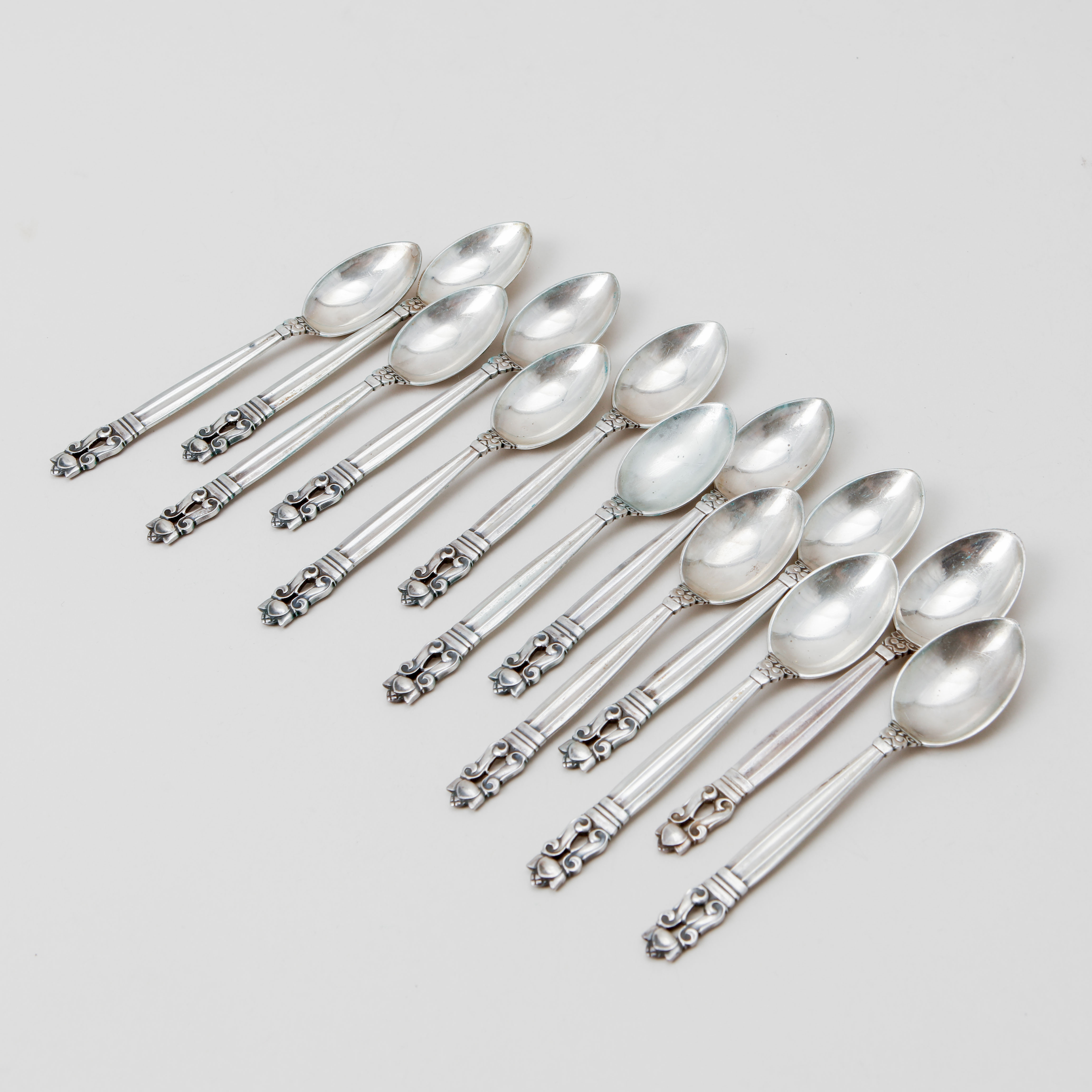 JOHAN RODHE. Skedar, 13 stycken, silver, "Acorn", Georg Jensen.