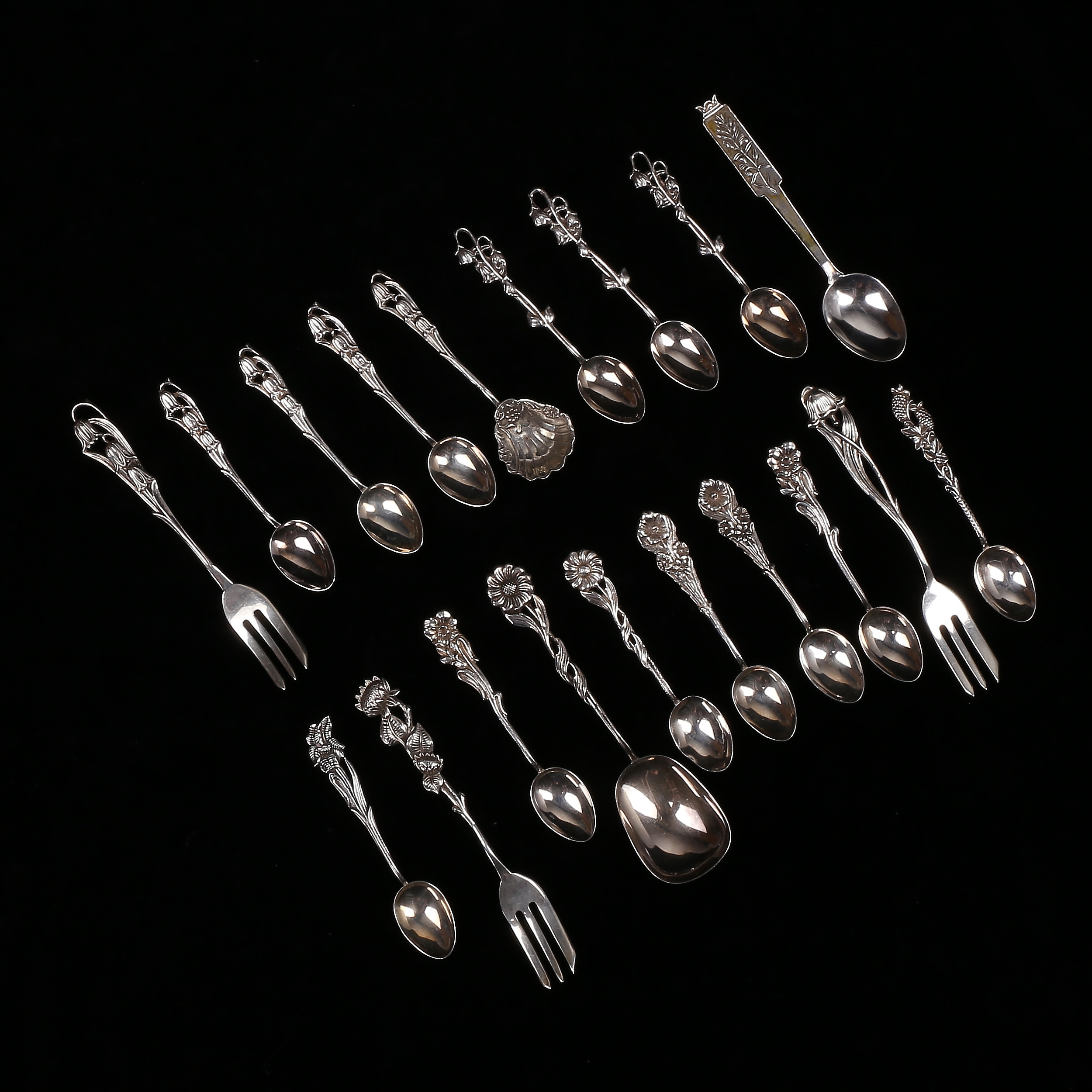 KAFFESKEDAR mm, 19 st, silver, totalvikt 219 gram.