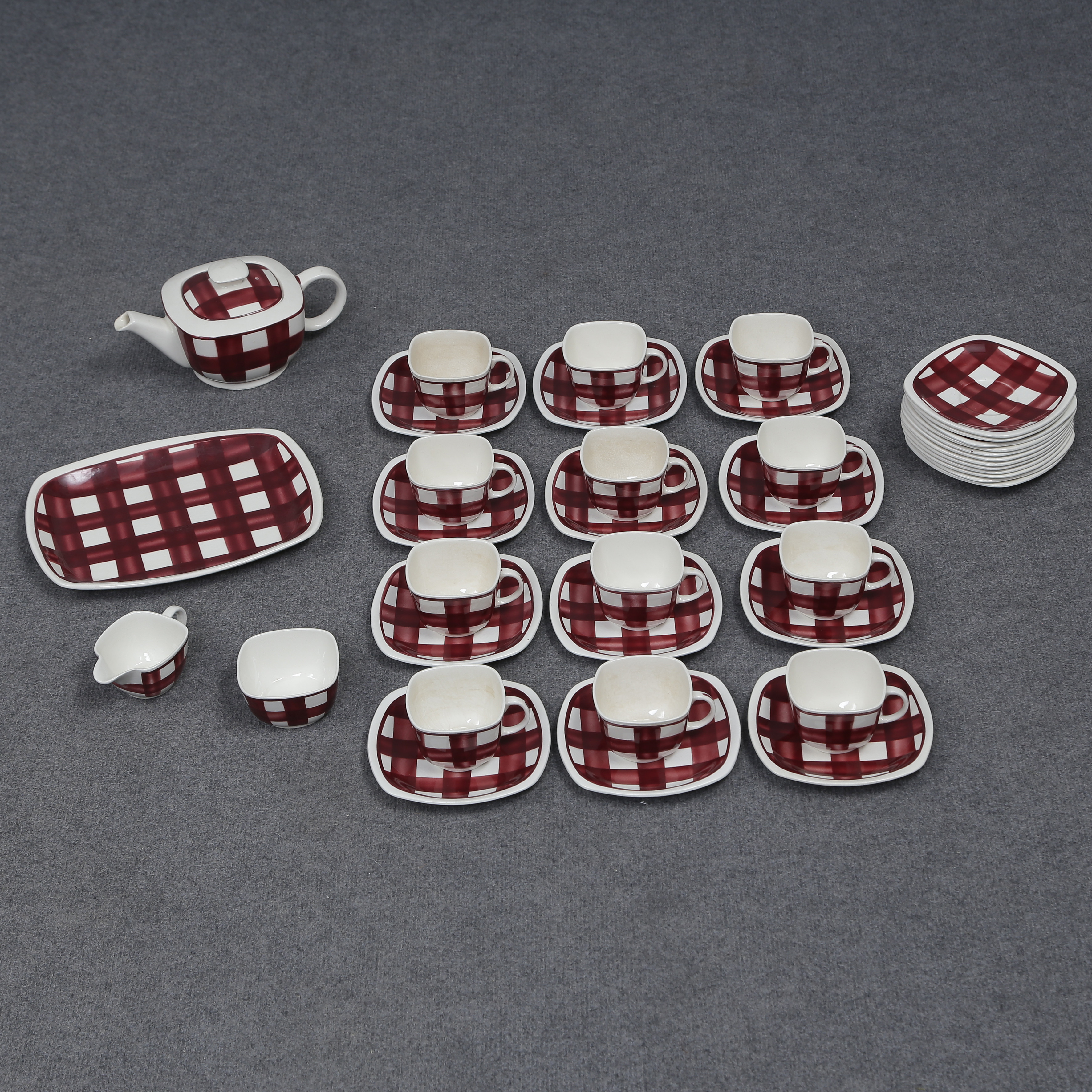 TESERVIS "PATIO GINGHAM" T.G. GREEN & CO LTD, ENGLAND.