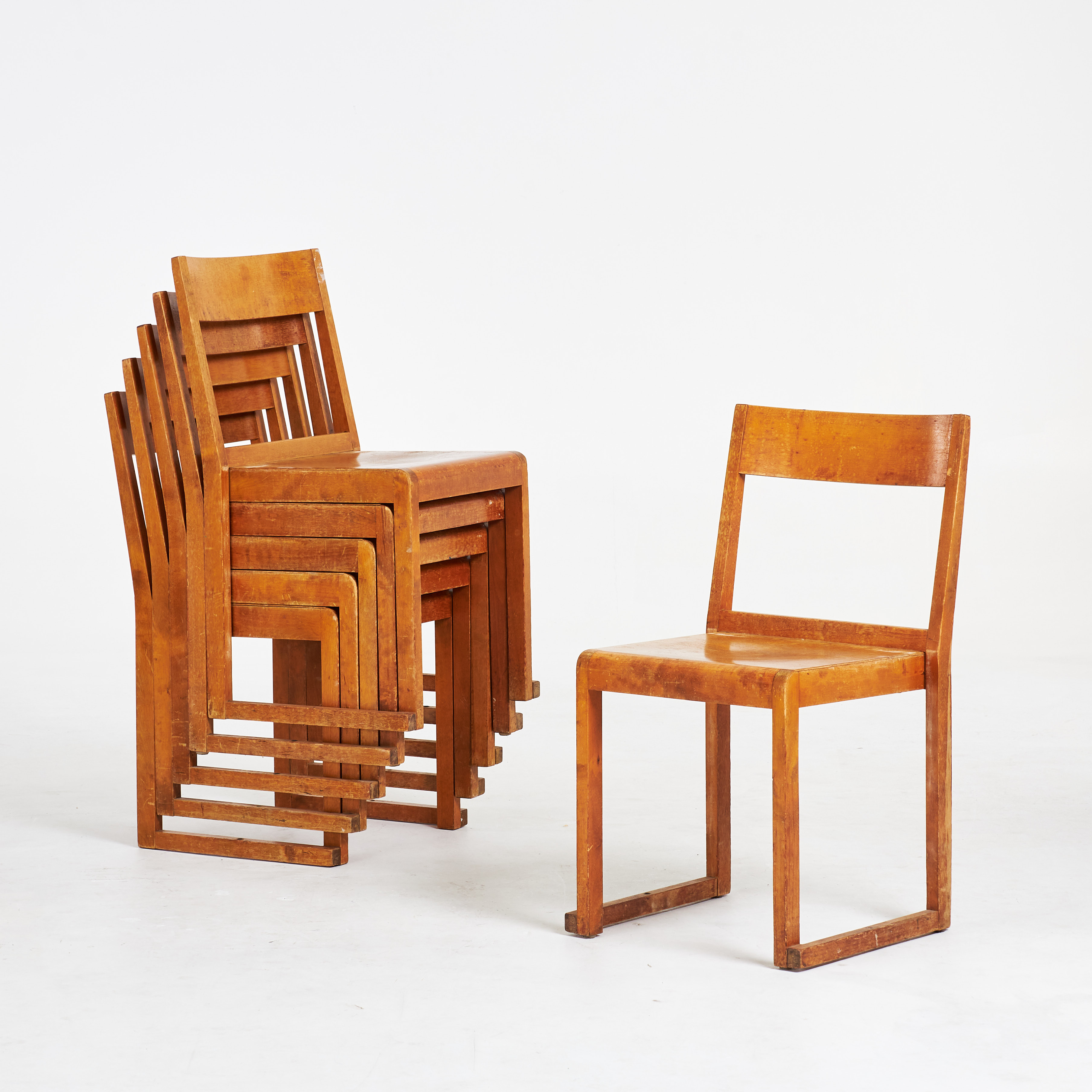 SVEN MARKELIUS. 6 st, "Orkesterstolen", Svenska Möbelfabrikerna Bodafors, skiktlimmad formpressad björk, stämpelmärkta SMF, 1940 tal.