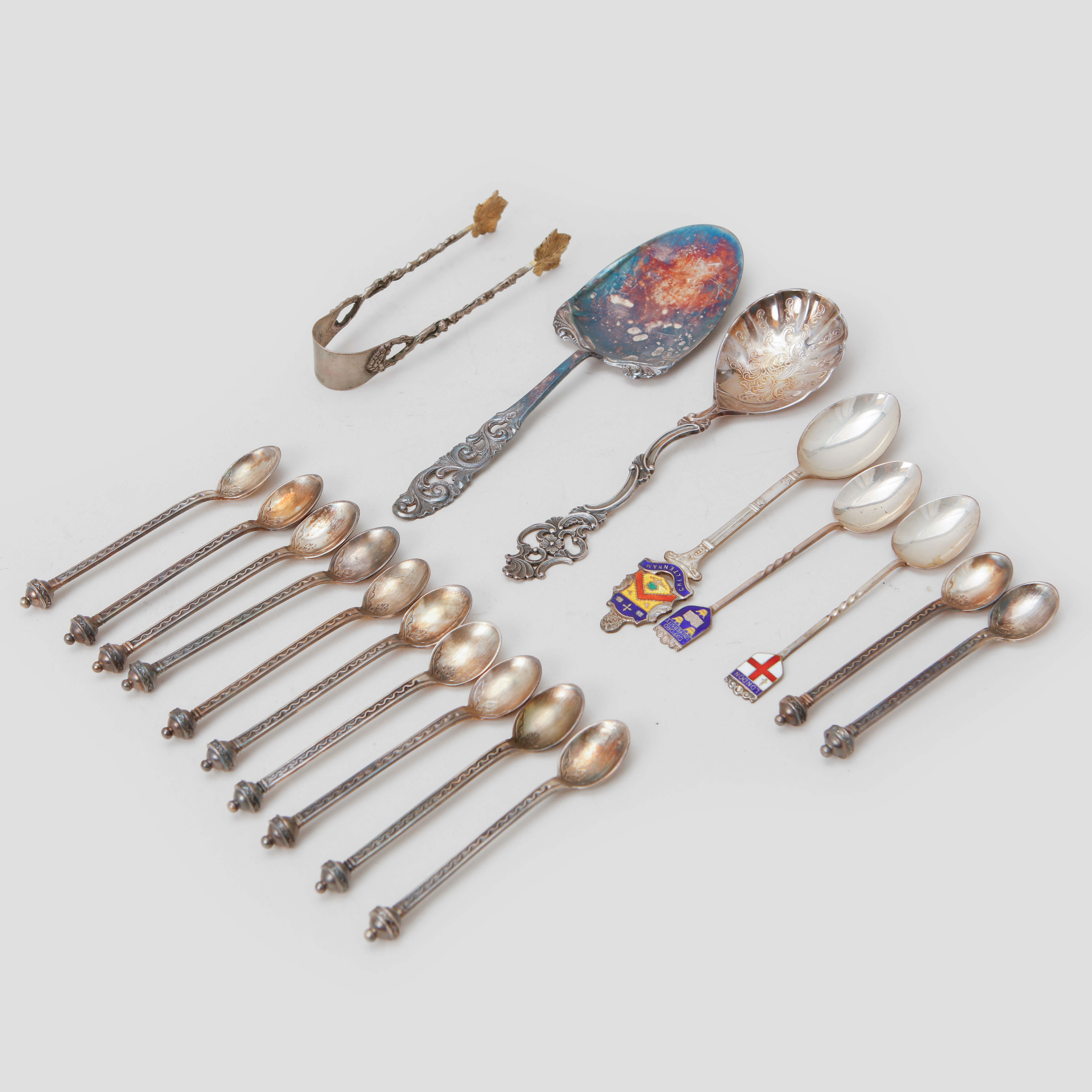 SILVERBESTICK, 17 stycken. Vikt 205 gram.