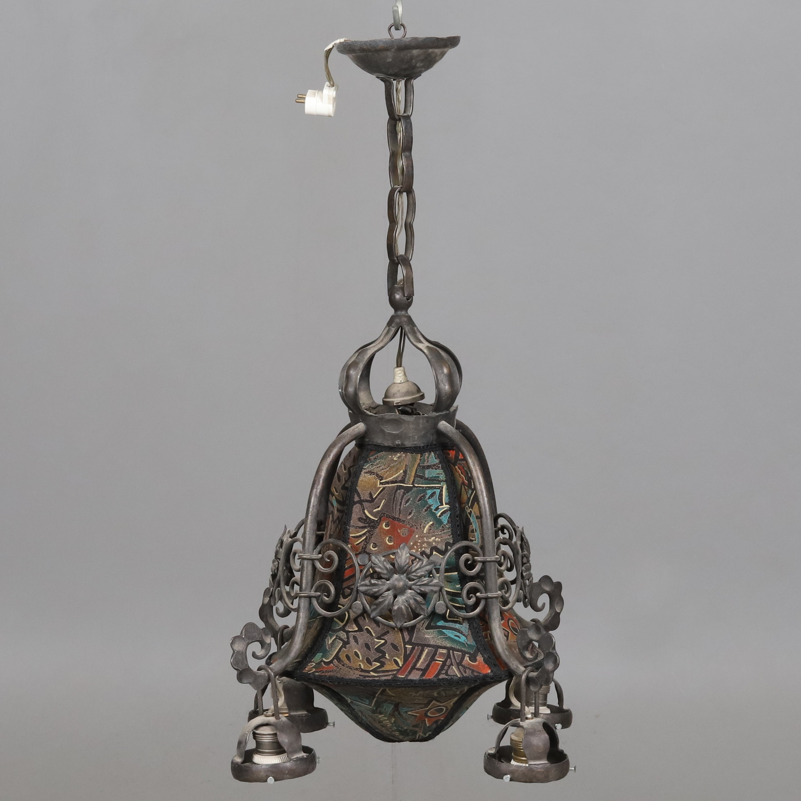 TAKLAMPA. Gjutjärn med tygskärm. 5 st ljuspunkter, Jugend, tidigt 1900-tal.