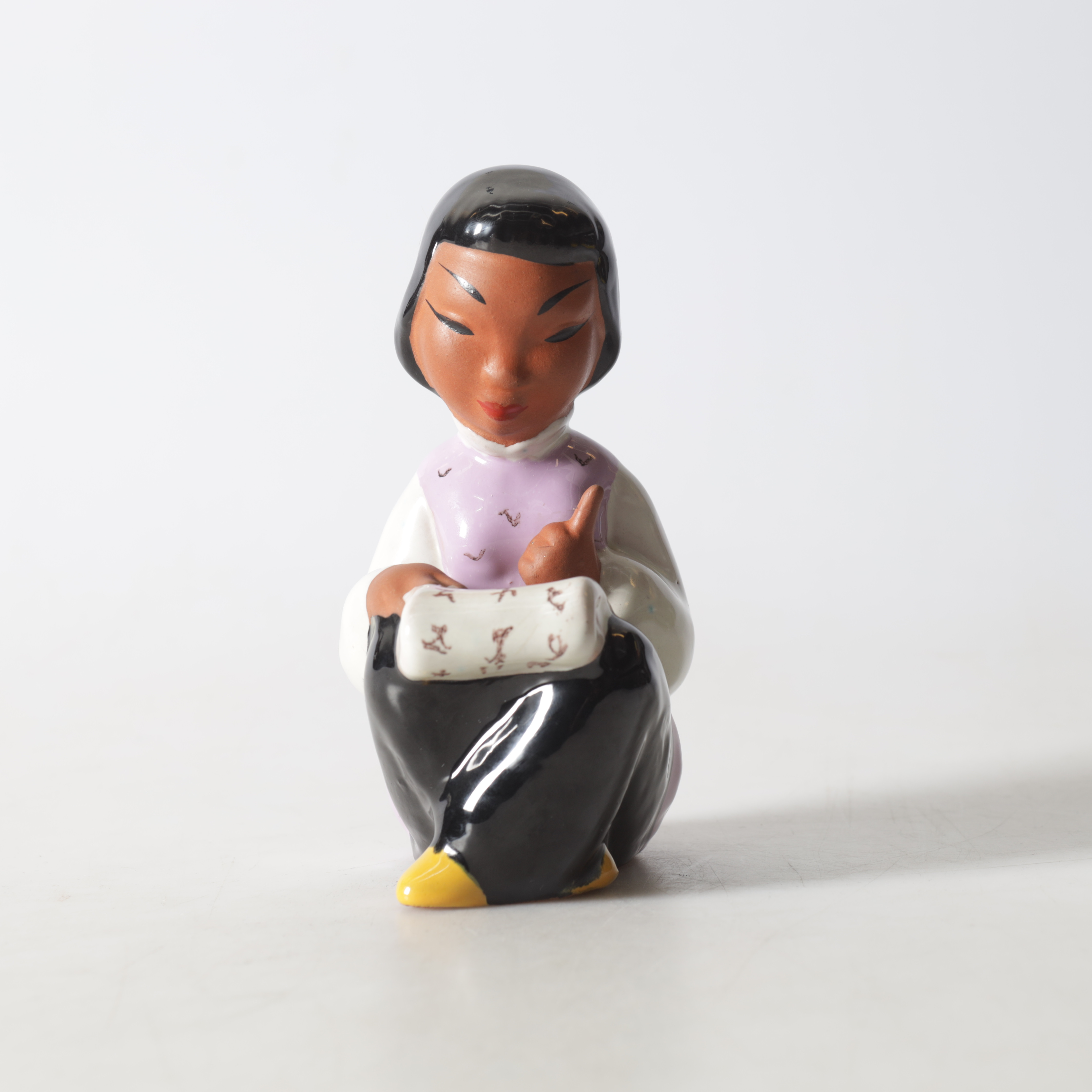 CARLI BAUER. figurin, delvis glaserat lergods, Vienna Kunst, Österrike.