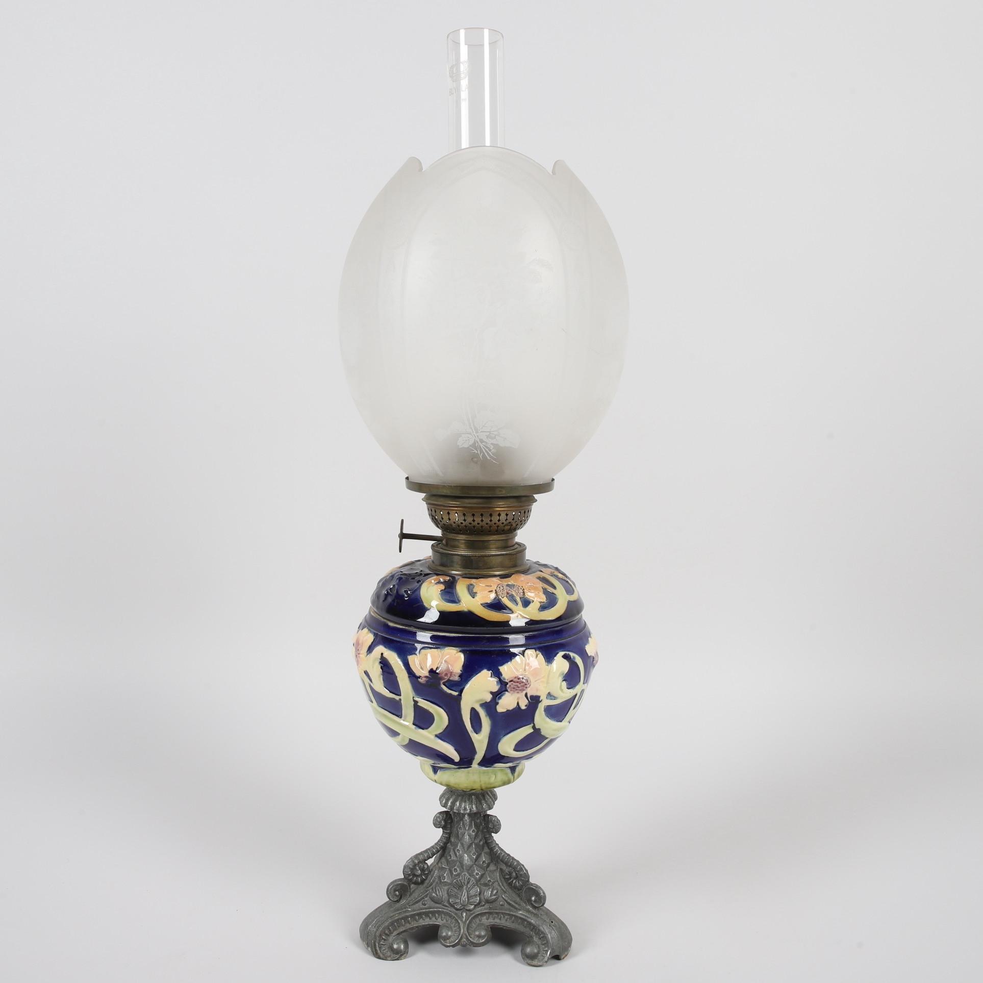 BORDSFOTOGENLAMPA, porslin och glas, majolika, 1900-talets första hälft.