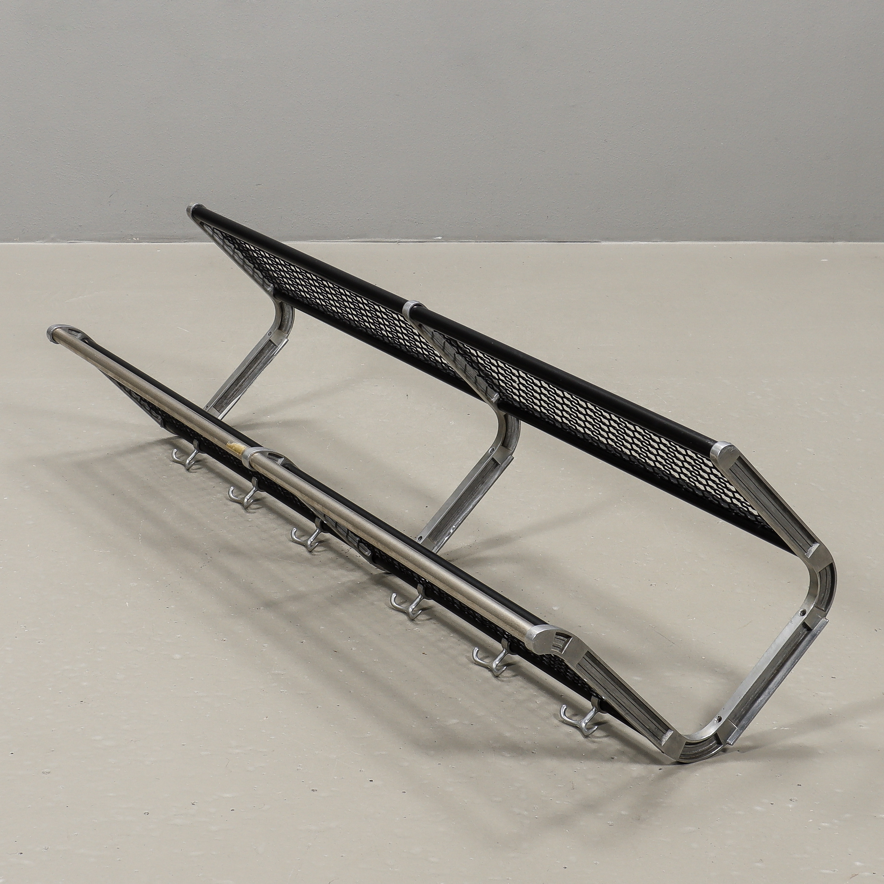 HATTHYLLA "Rio" Aluminium, svartlackerad och kromad metall, Ljunghäll, Anderstorp, 1900-talets andra hälft.