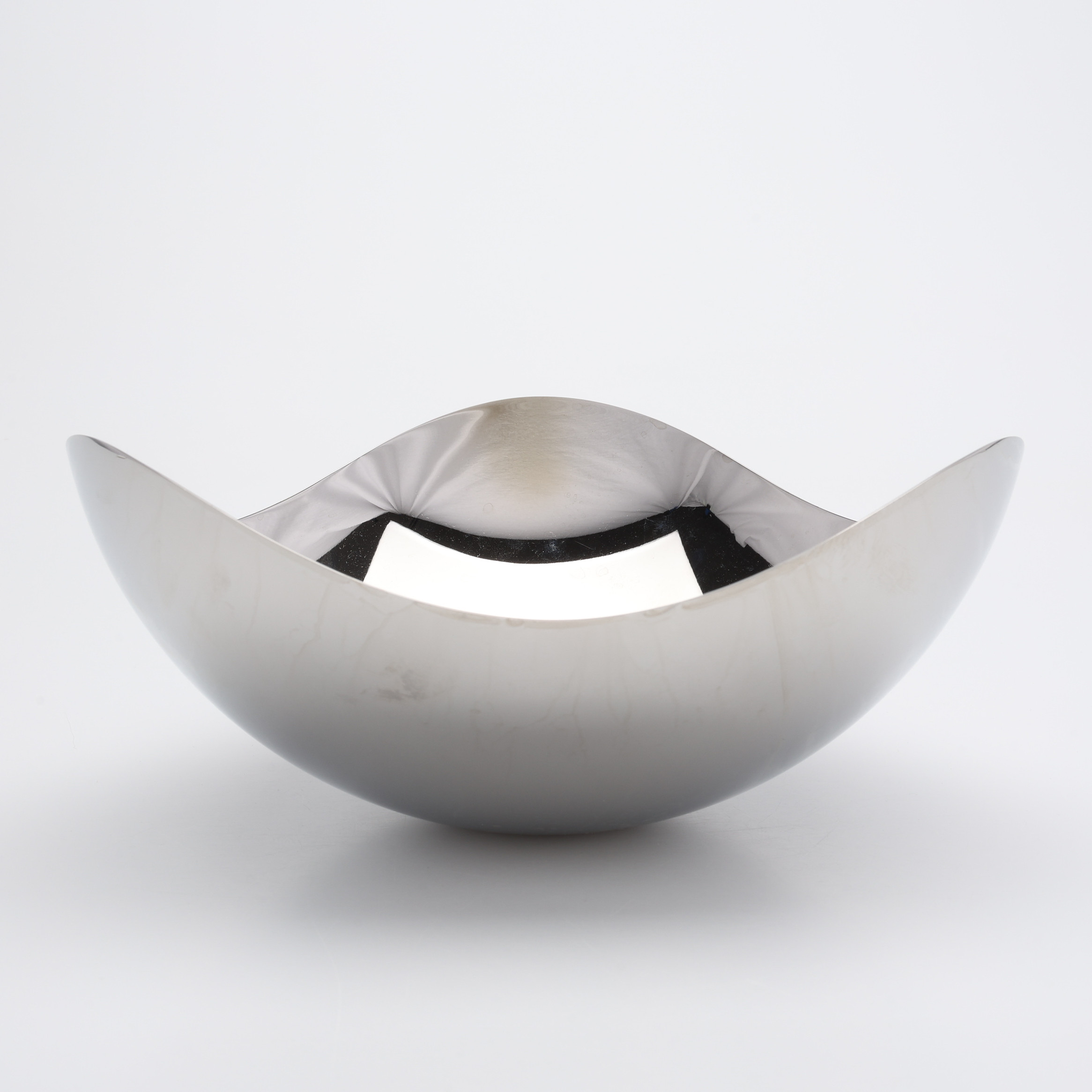 HELLE DAMKJAER. SKÅL, "BLOOM", FÖR GEORG JENSEN, DANMARK.