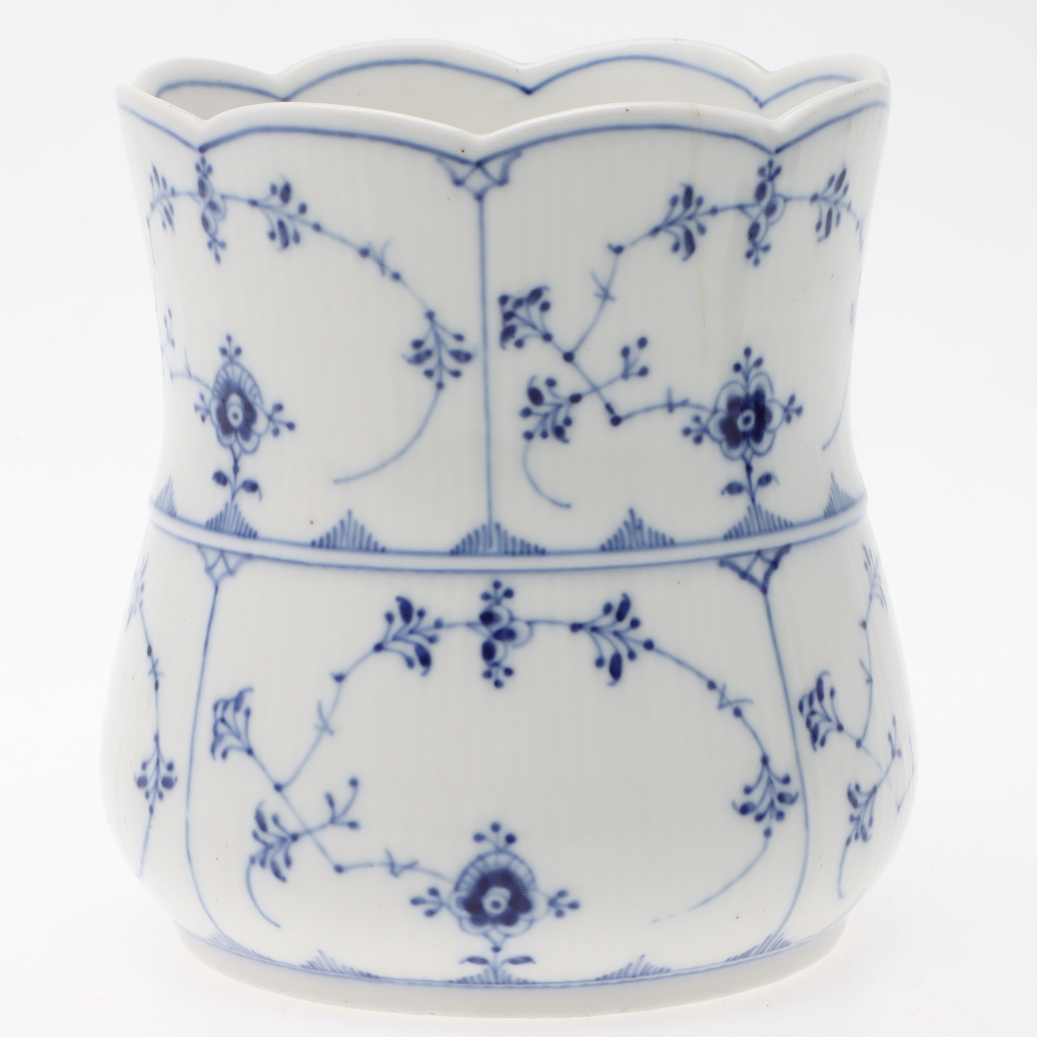 SELLERIKRUKA, Musselmalet, räfflad, Royal Copenhagen, Danmark.