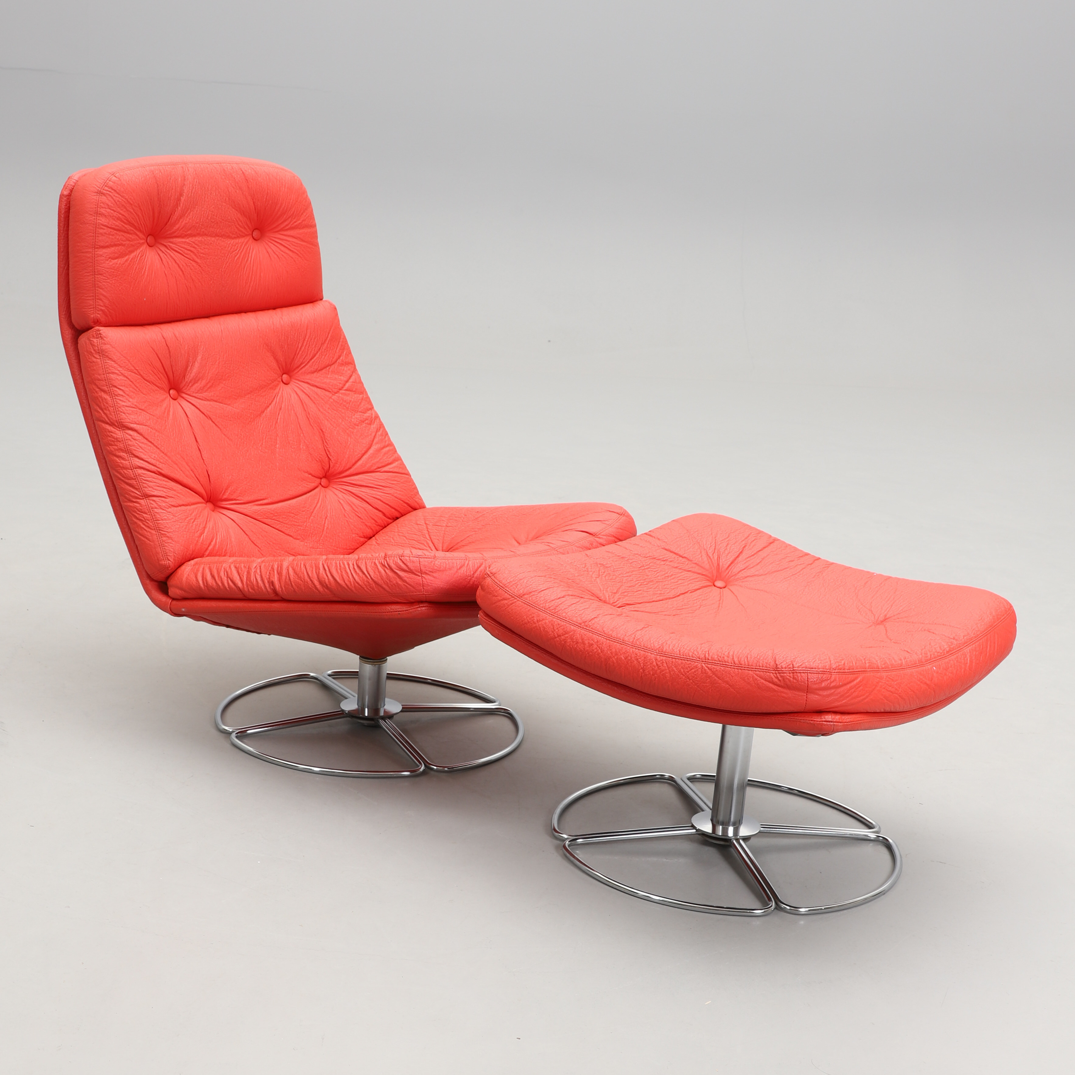 GILLIS LUNDGREN. Fåtölj med fotpall, "Mila", IKEA, 1970-tal.