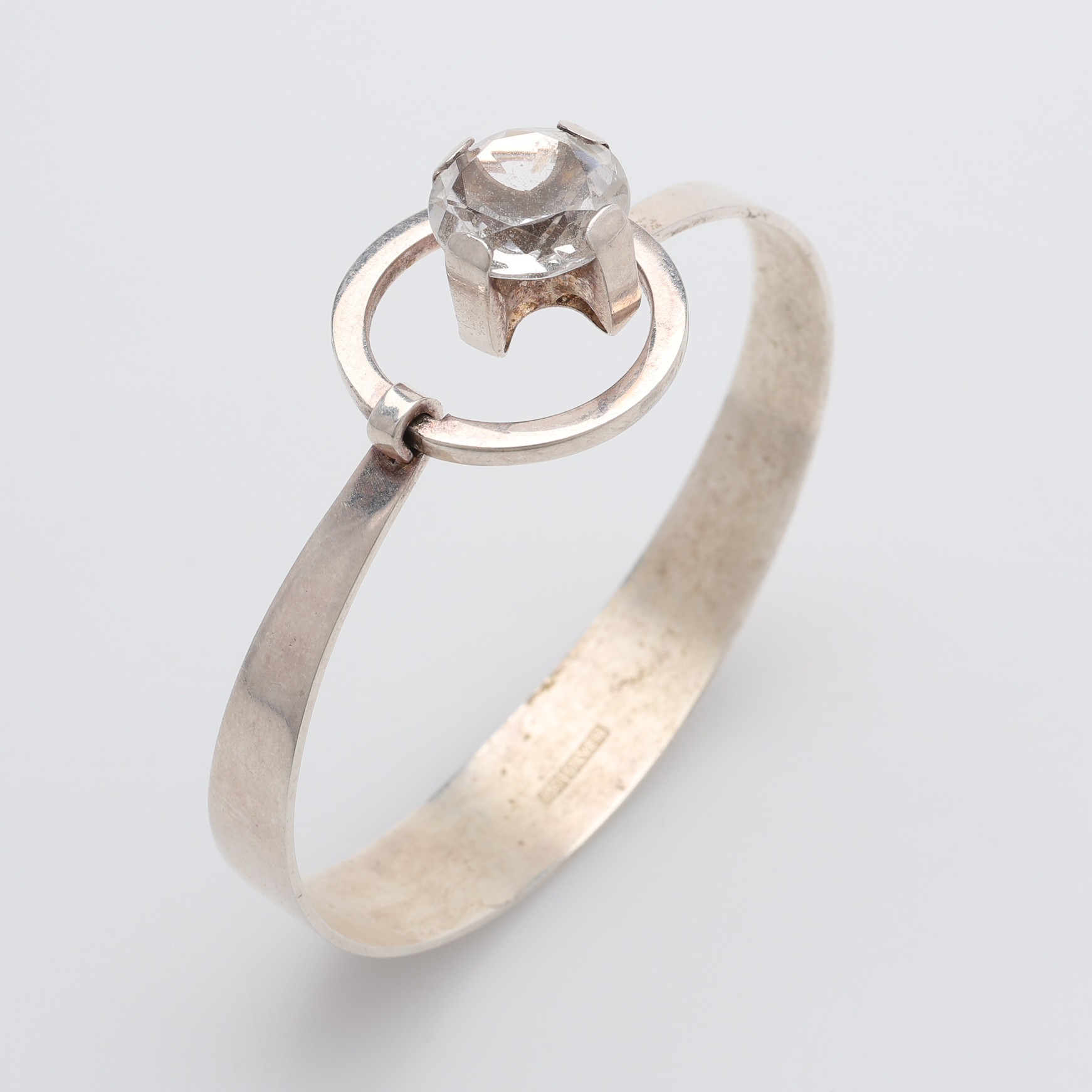 ARMRING, SILVER MED BERGKRISTALL.