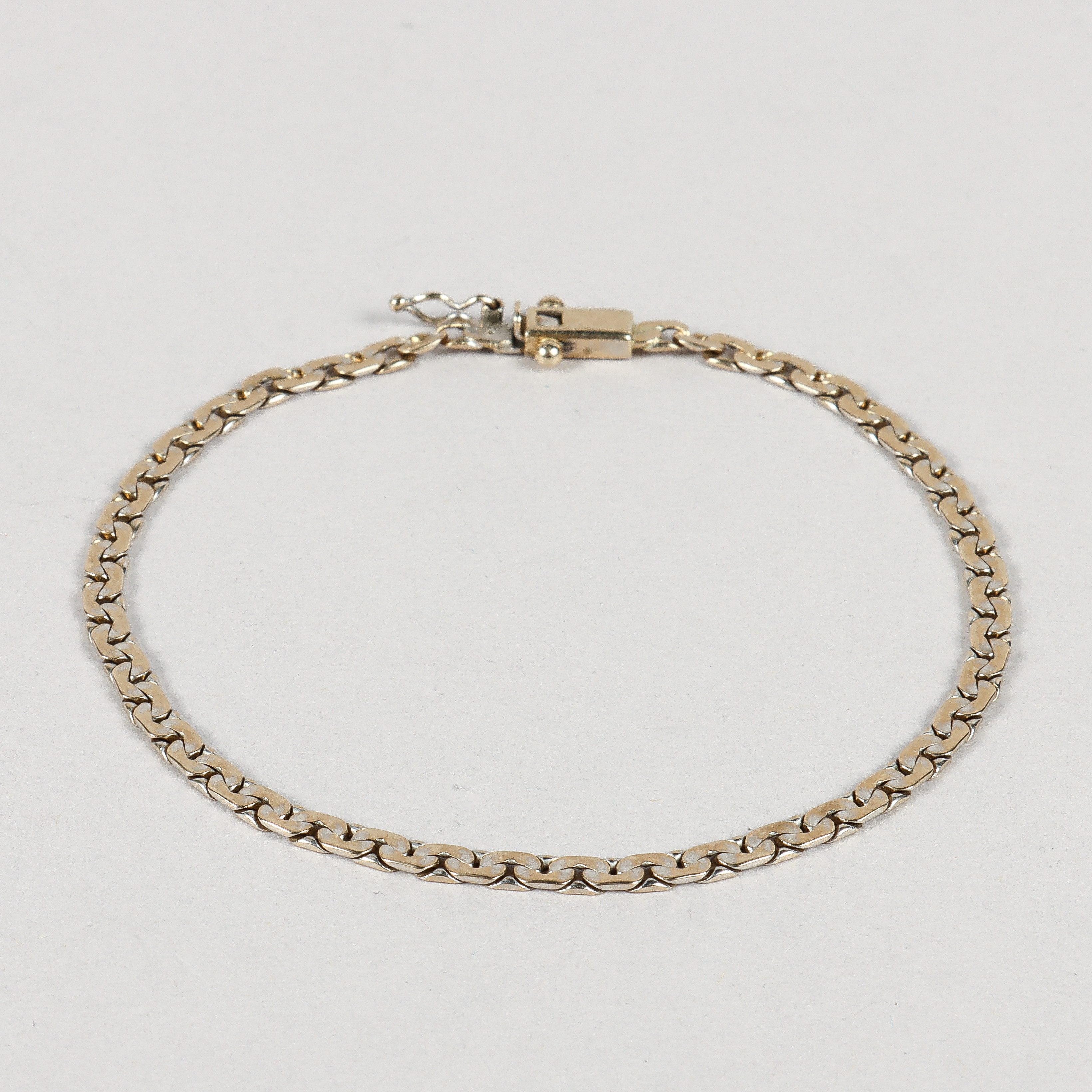 ARMBAND 18k vitguld.