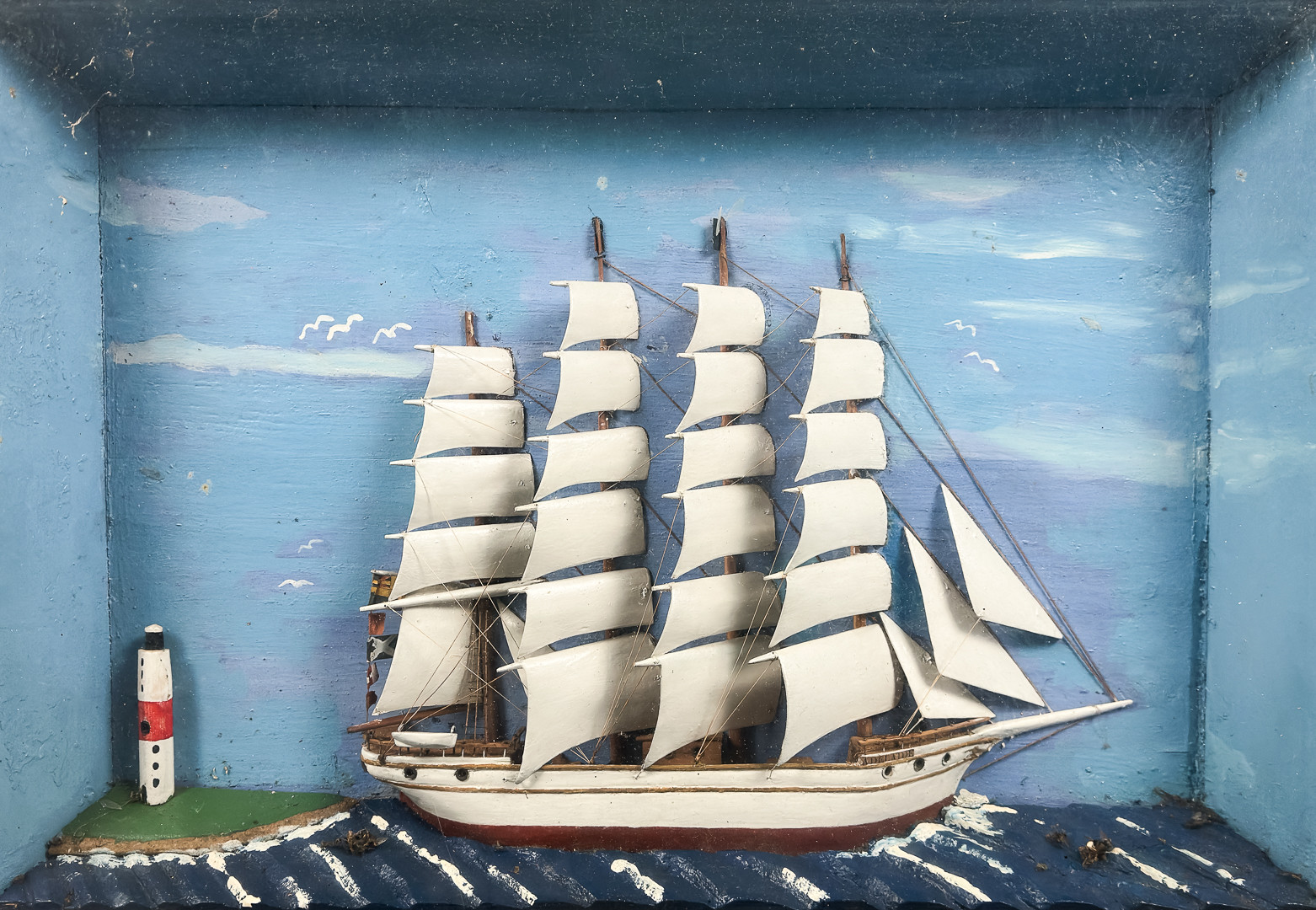 DIORAMA / BÅTMODELL, halv i monter, 18/1900-tal.