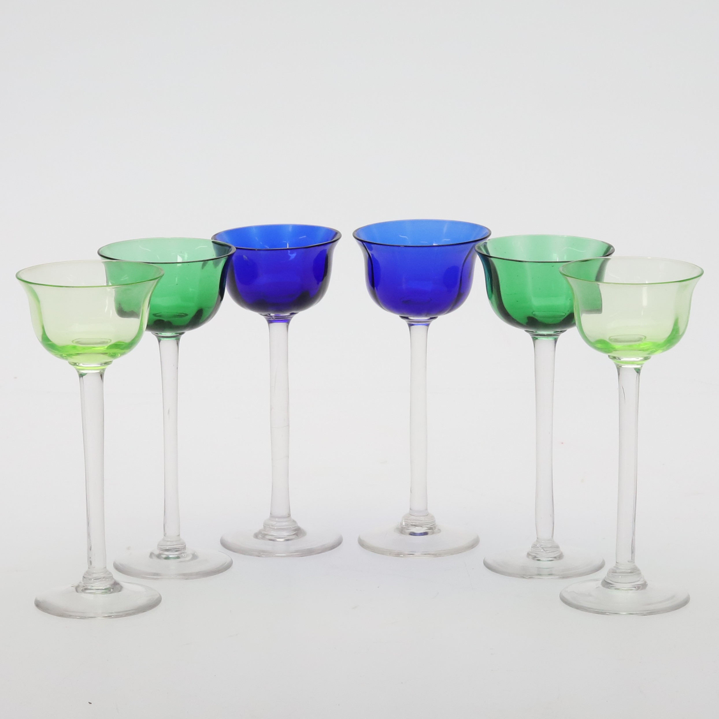 LIKÖRGLAS, blått och grönt glas, varav 2 st i uranglas, 6 delar.