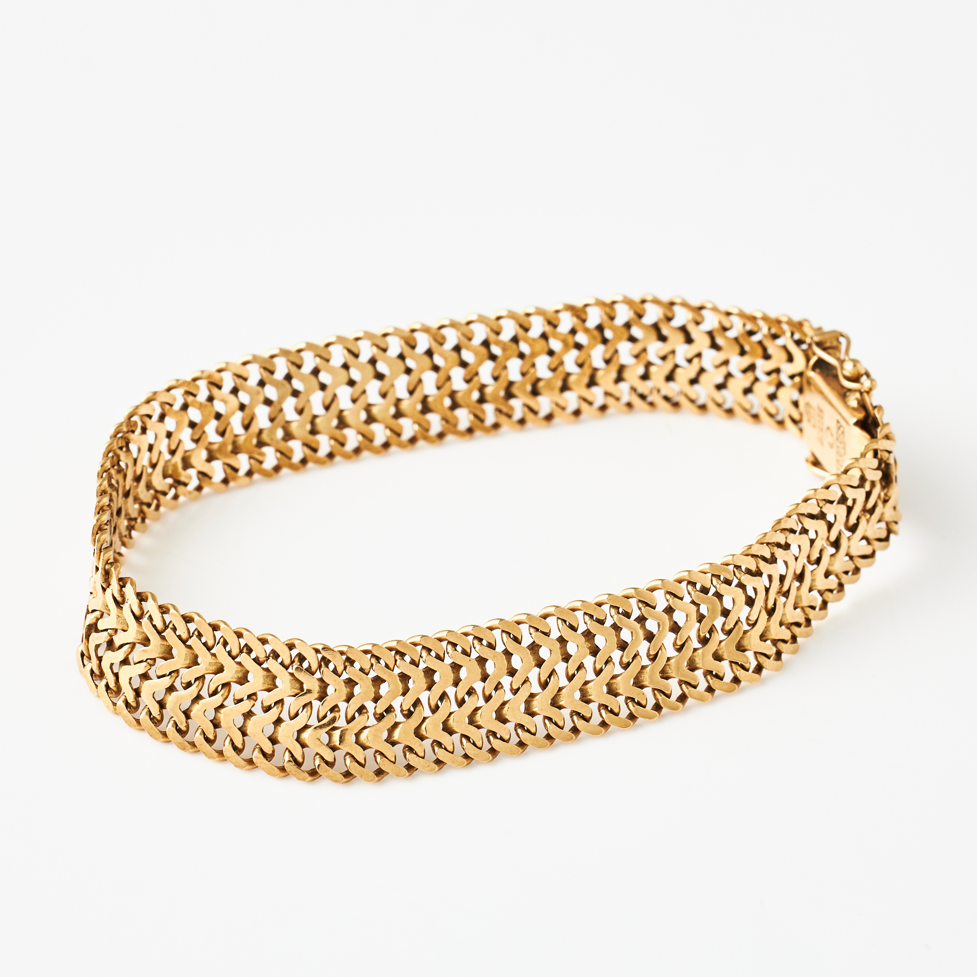 ARMBAND, 18 k guld, fiskbenslänk, Stockholms Ädelsmide AB, Stockholm 1965.