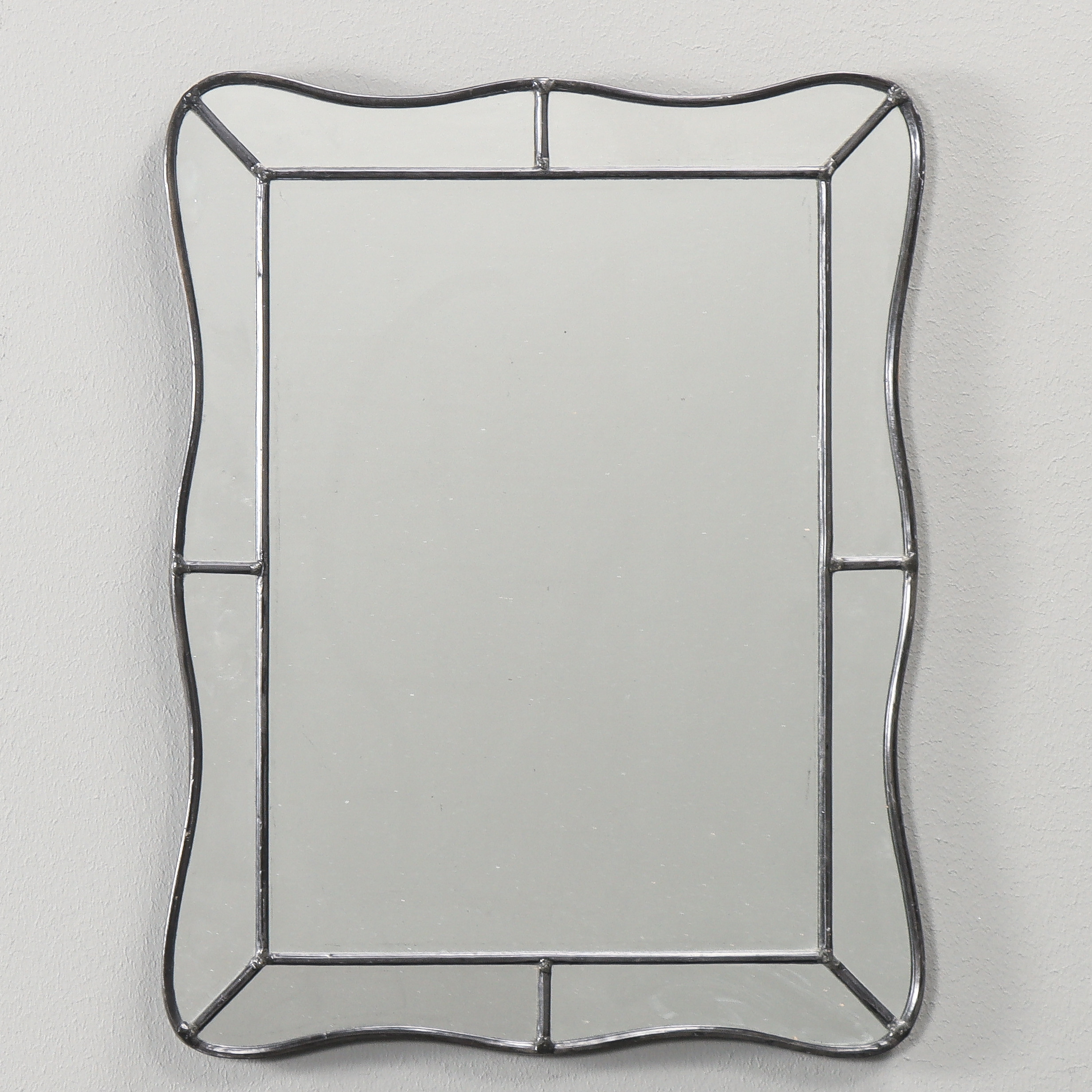 VÄGGSPEGEL blyinfattat glas.