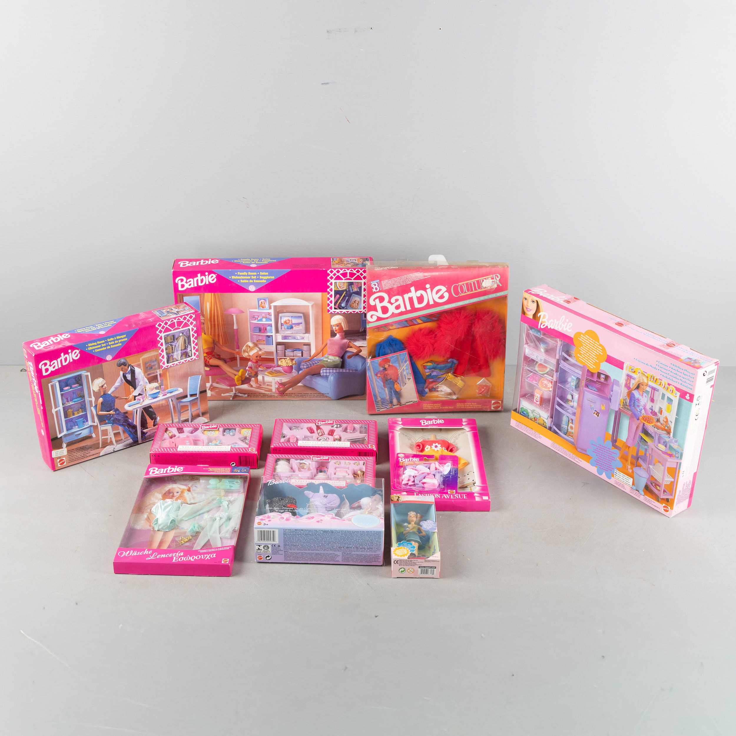 MATTEL, Större samling tillbehör, interiör och accessoarer till Barbie, 1990-2000-tal.