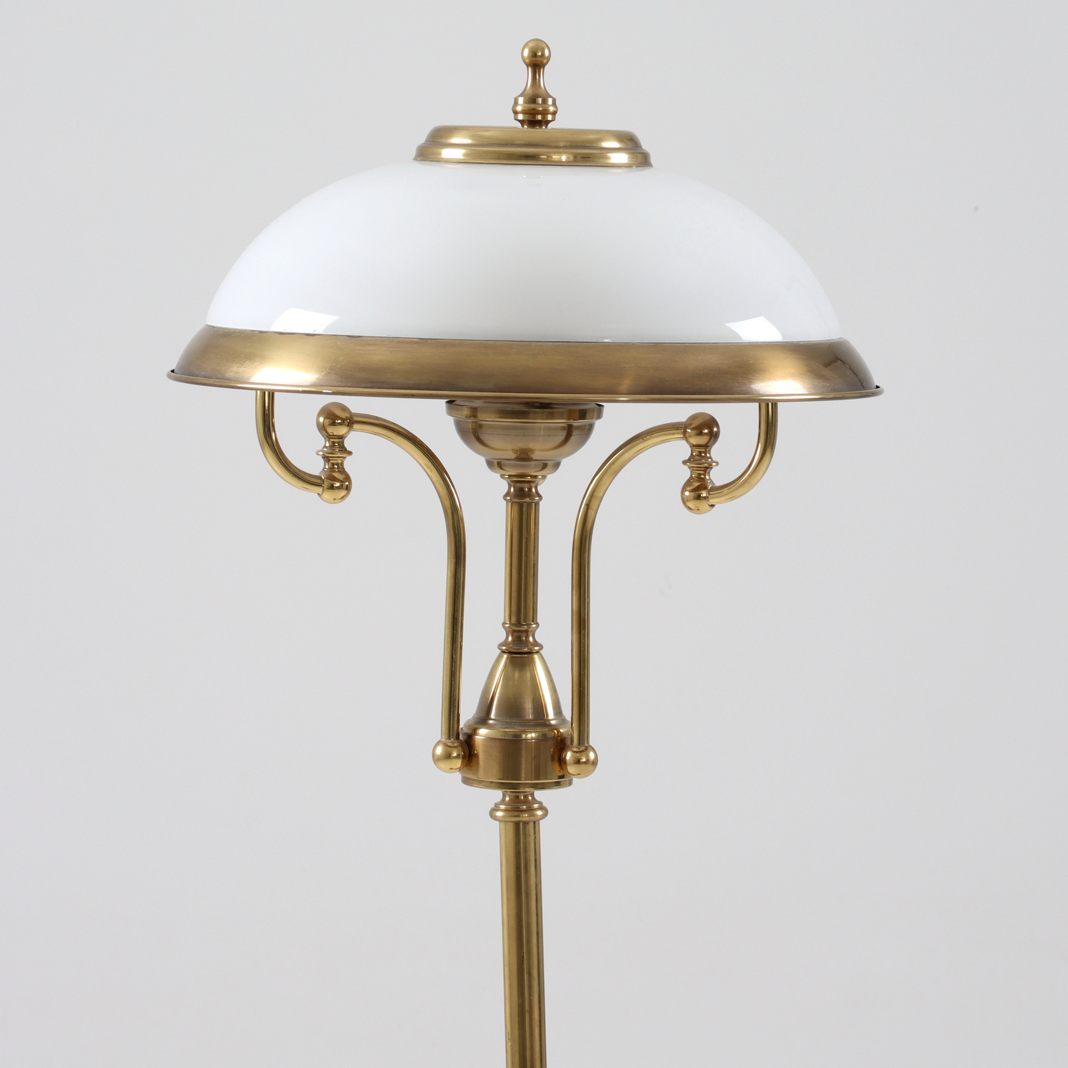 GOLVLAMPA, metall, glas, 1900-talets senare del.