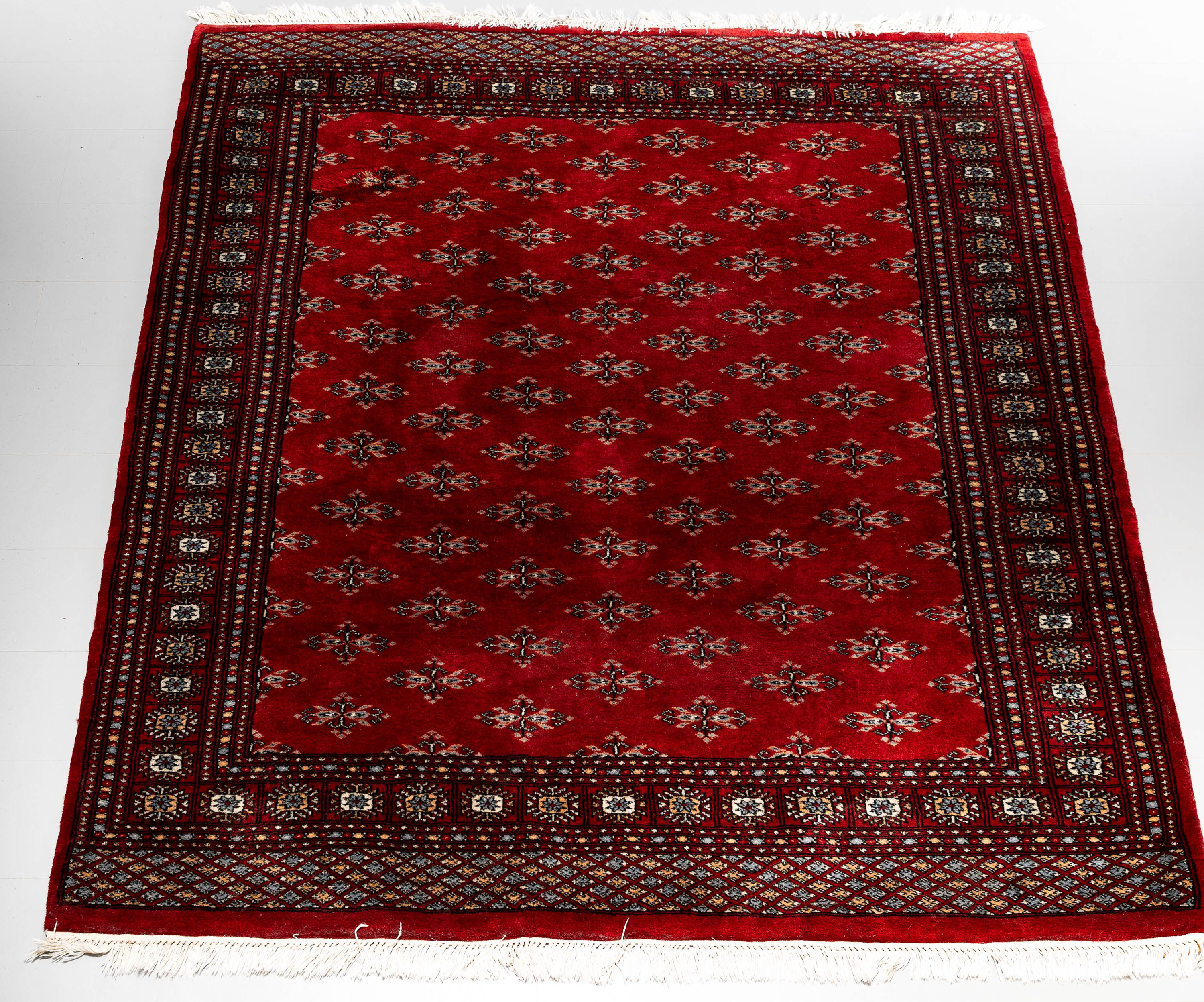 ORIENTMATTA. Handknuten "Karachi" 1900-tal.