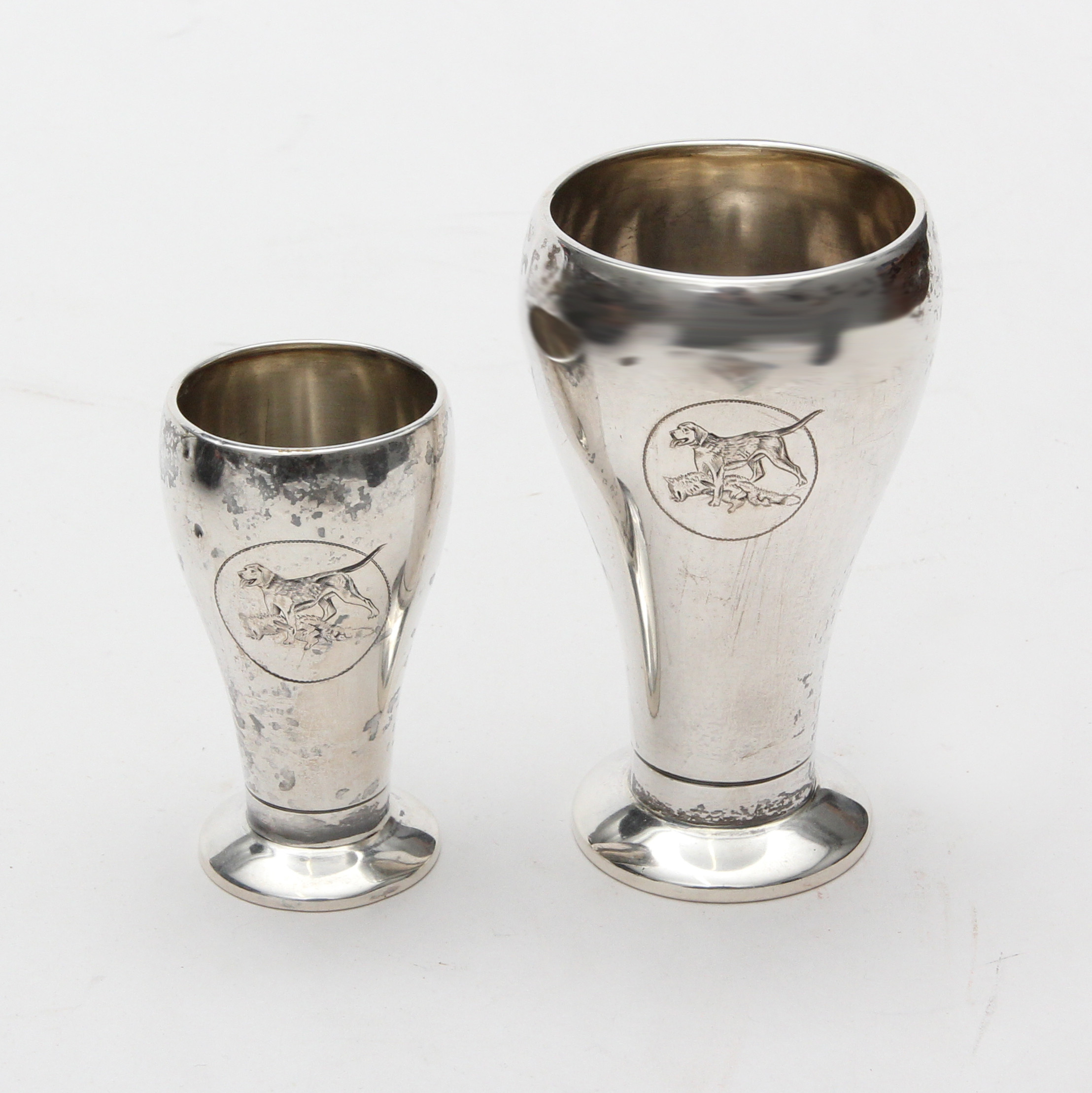 POKALER 2 st, silver, hundmotiv.