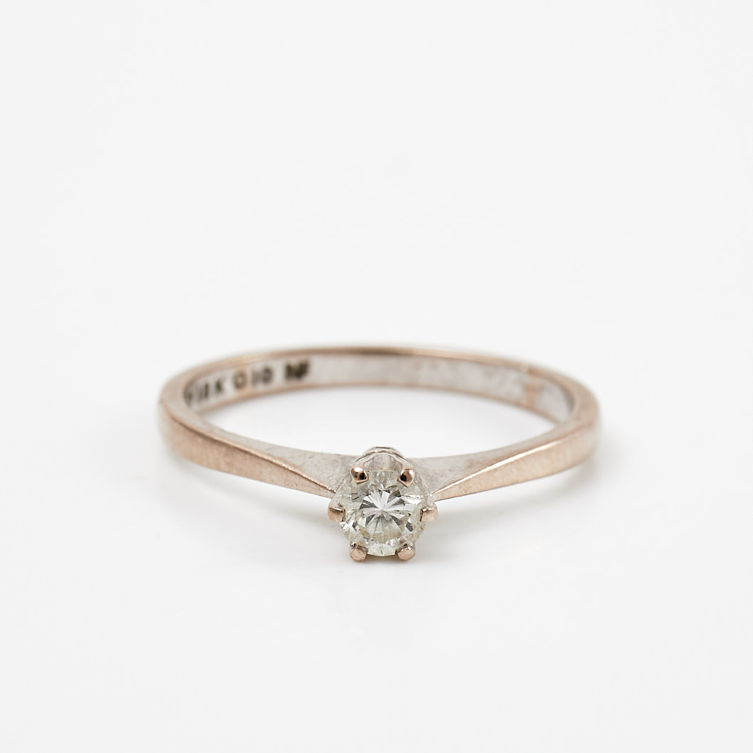 RING, 18 k vitguld, 1 briljantslipad diamant, enligt gravyr ca 0,17 ct, Guldfynd Ab, Stockholm, 1988.