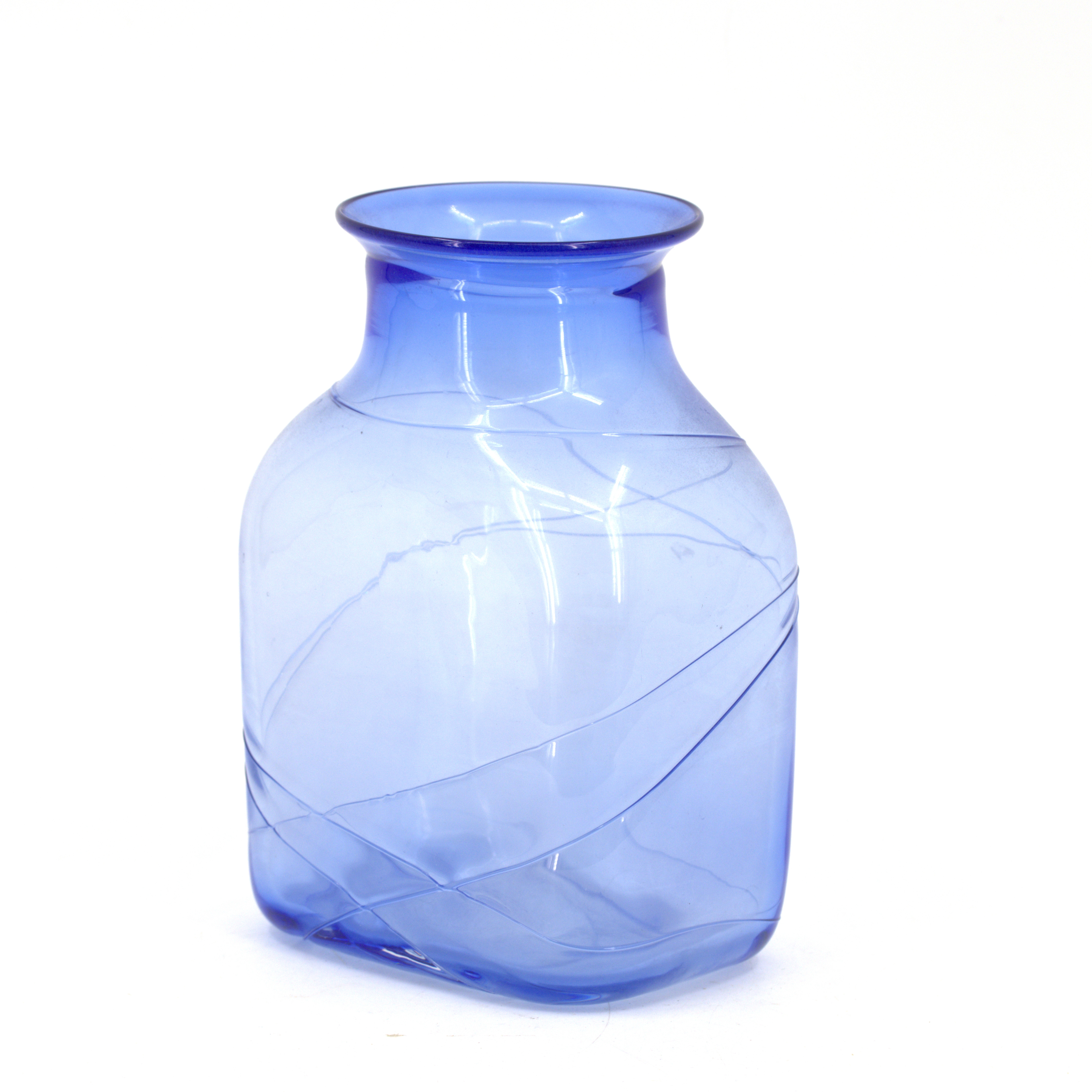 BERTIL VALLIEN. Vas, "Colour Acc", blåtonat glas, signerad, Kosta Boda, 1982.