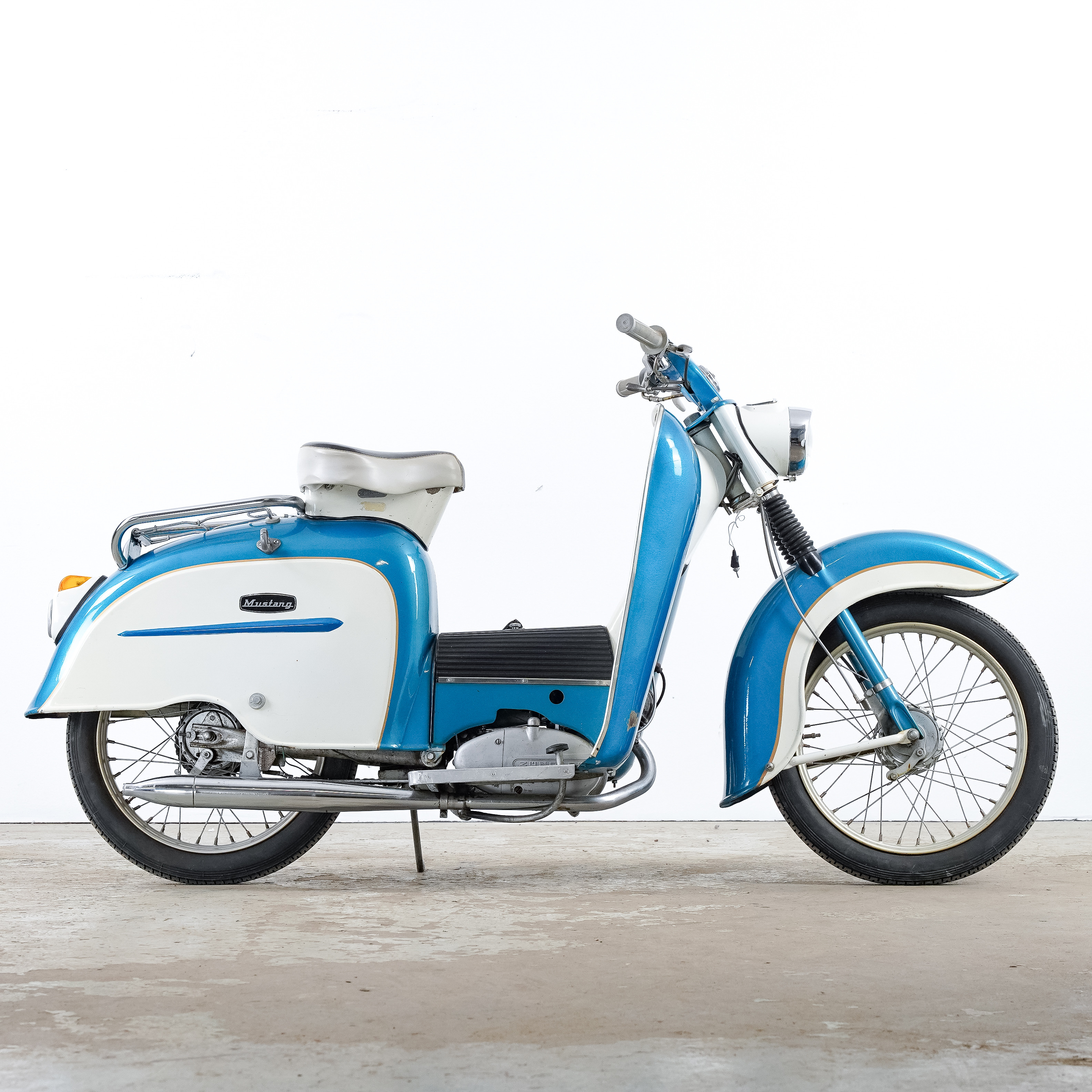 MUSTANG, Mopedscooter 610, lågmilare, 1969.