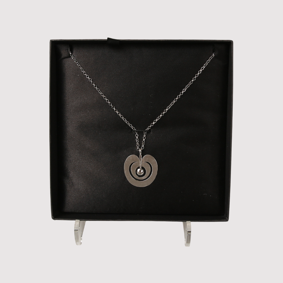 TAPIO WIRKKALA. Halssmycke, Sterlingsilver, "Omena" Kultakeskus Oy, Finland, Originalask, Nyskick.