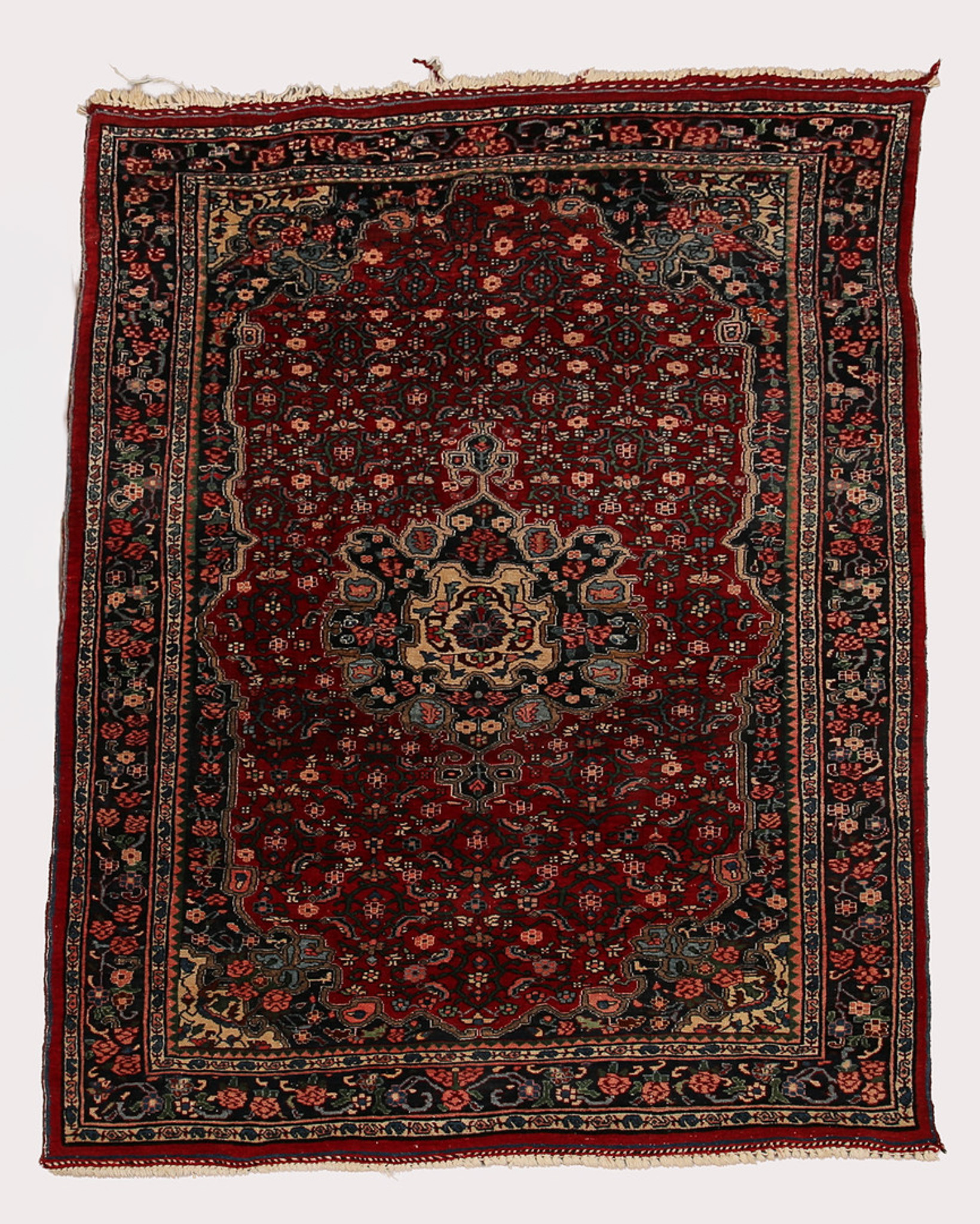 ORIENTALISK MATTA, handknuten, Bidjar, röd botten, medaljong. 1900-talets tredje fjärdedel.