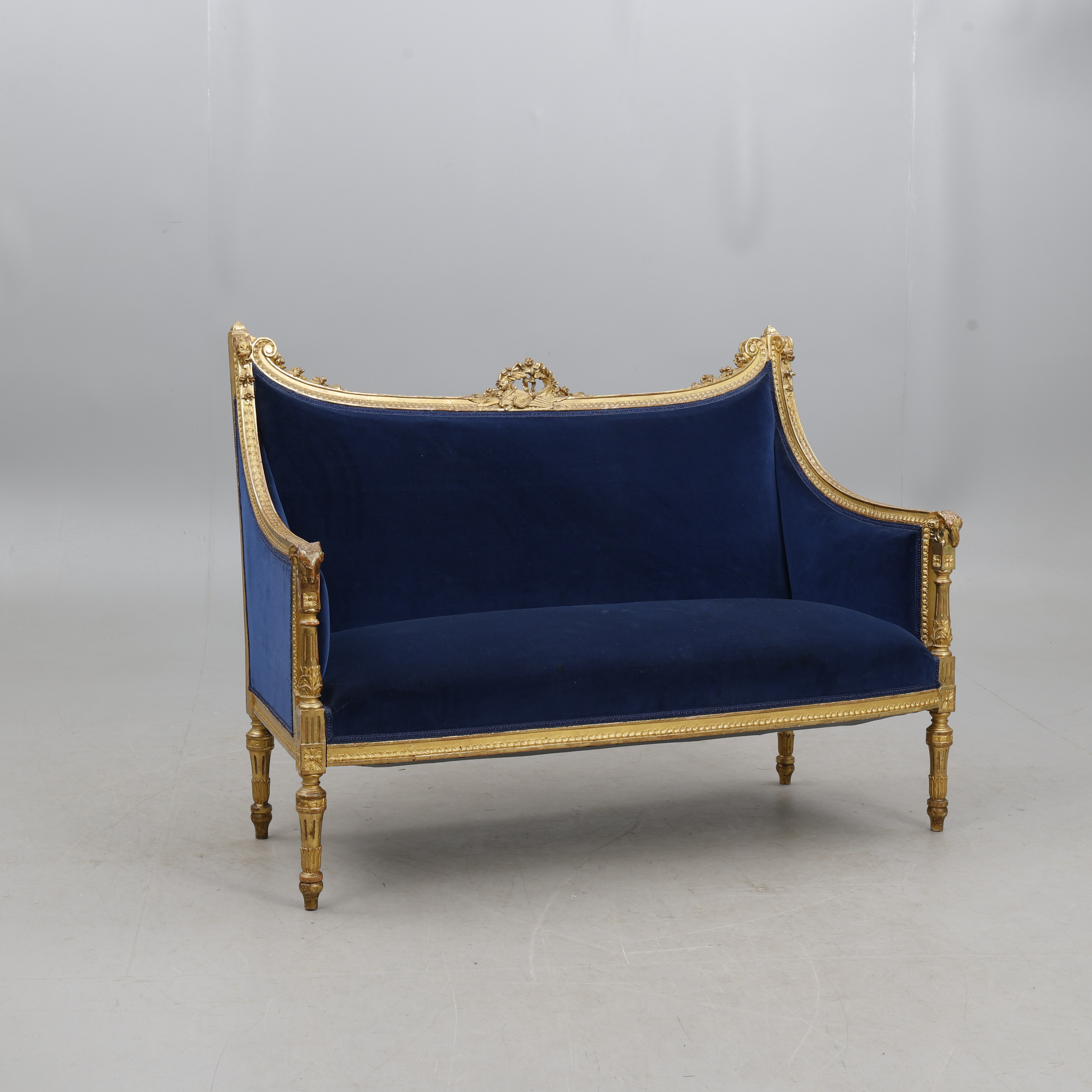 SOFFA, Louis XVI-stil.