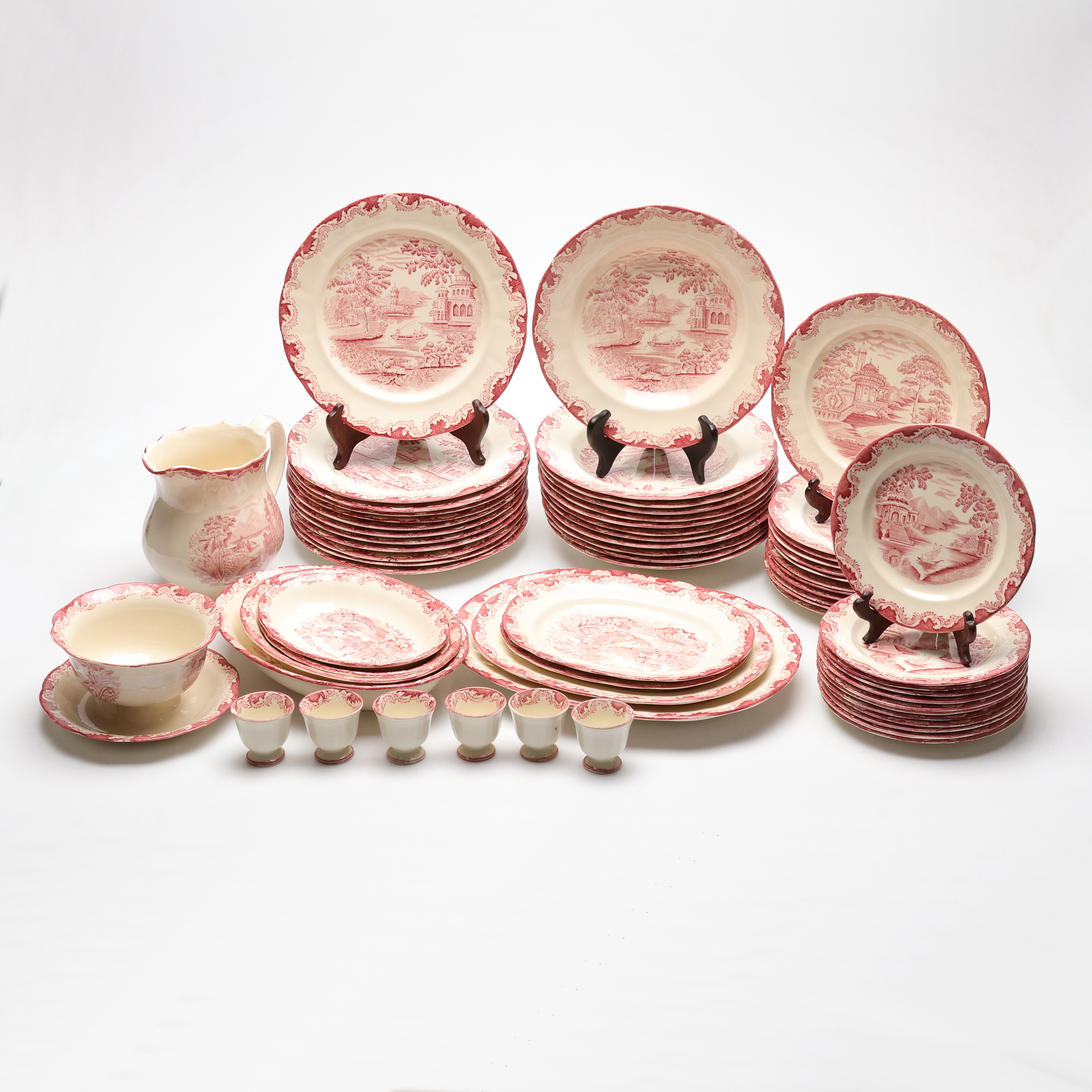SERVISDELAR, 64 delar, "Bengali" (tillverkad 1948-1956), flintgods, tryckt dekor i rött av orientaliska scener, Rörstrand.