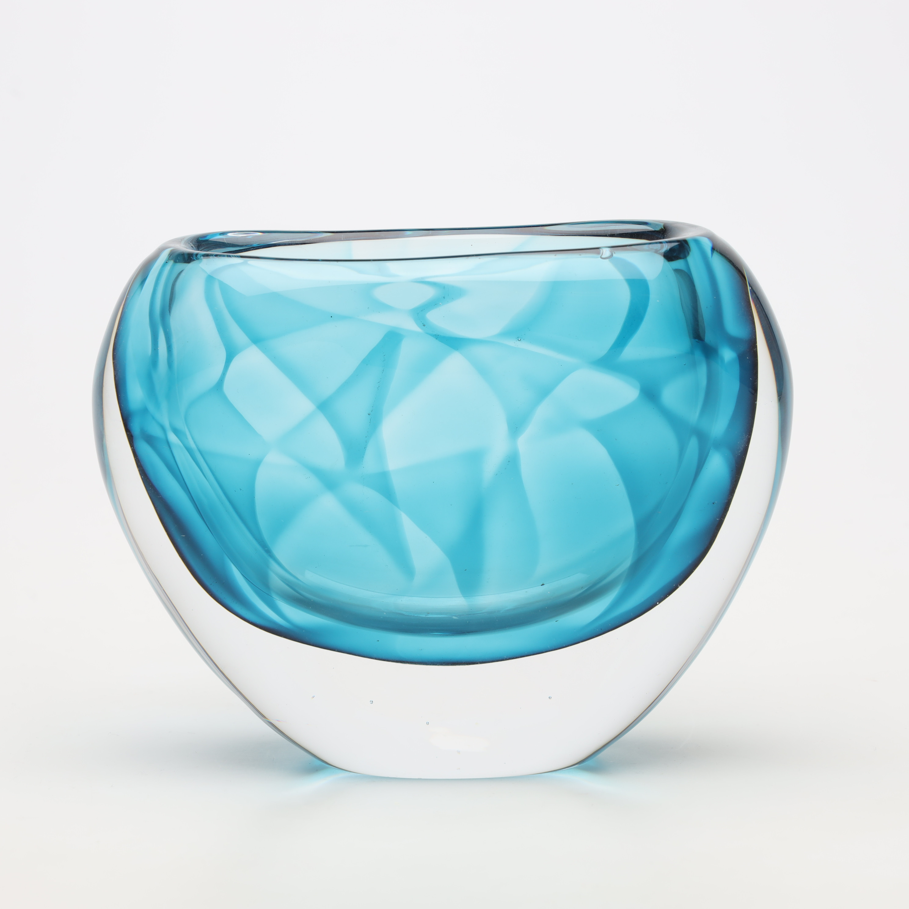 VICKE LINDSTRAND. VAS, glas, "Colora", Kosta.