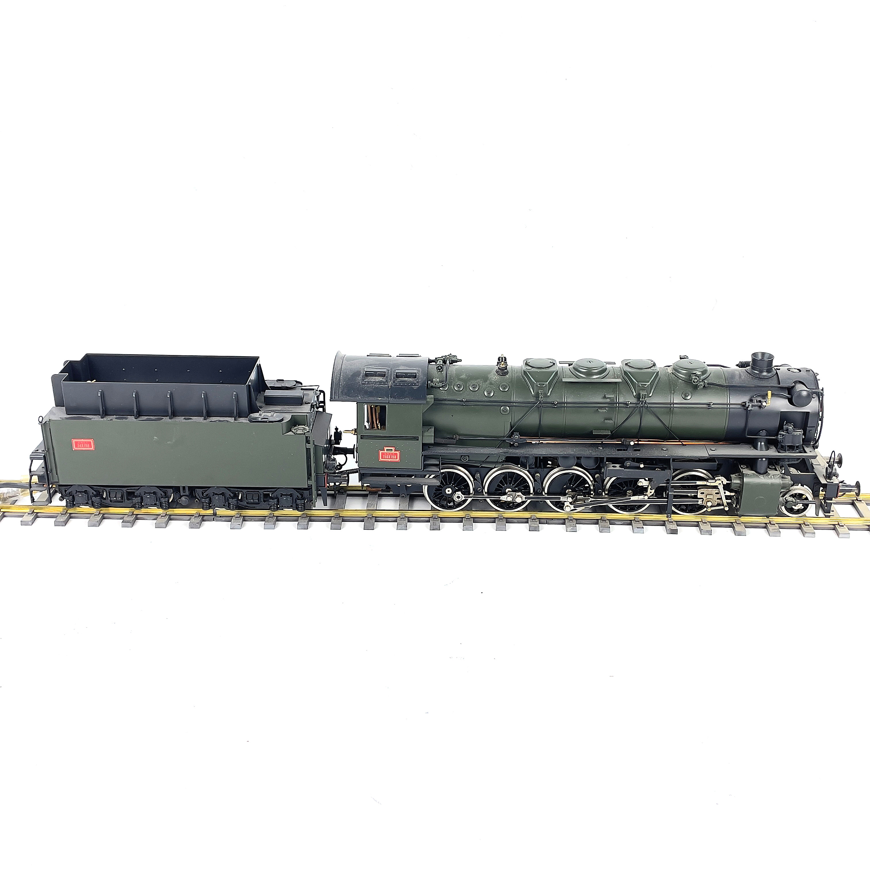 STEAM- LOKOMOTIV med tender, modell av ett S.N.C.F. 150X-lokomotiv, skala 1:32, spårvidd No. 1 Gauge, drivs av riktig ånga, tillverkare Aster Japan.