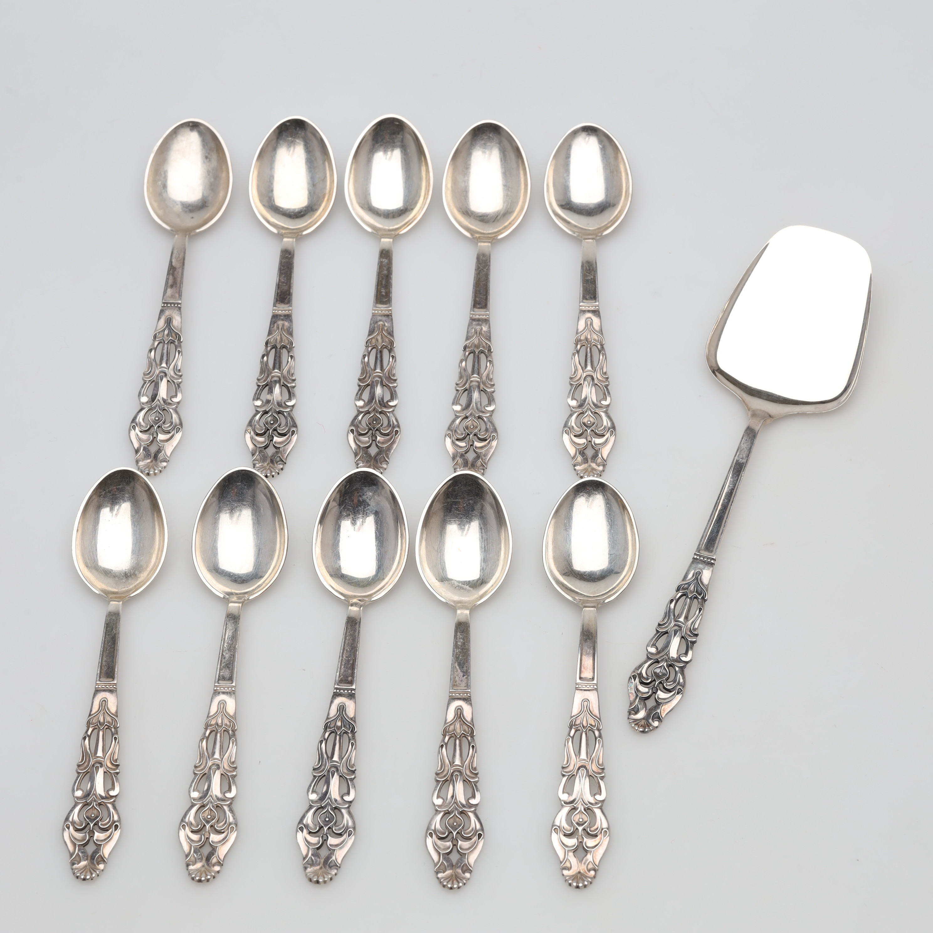 SILVERFÖREMÅL 11 delar, vikt ca 143 gram.