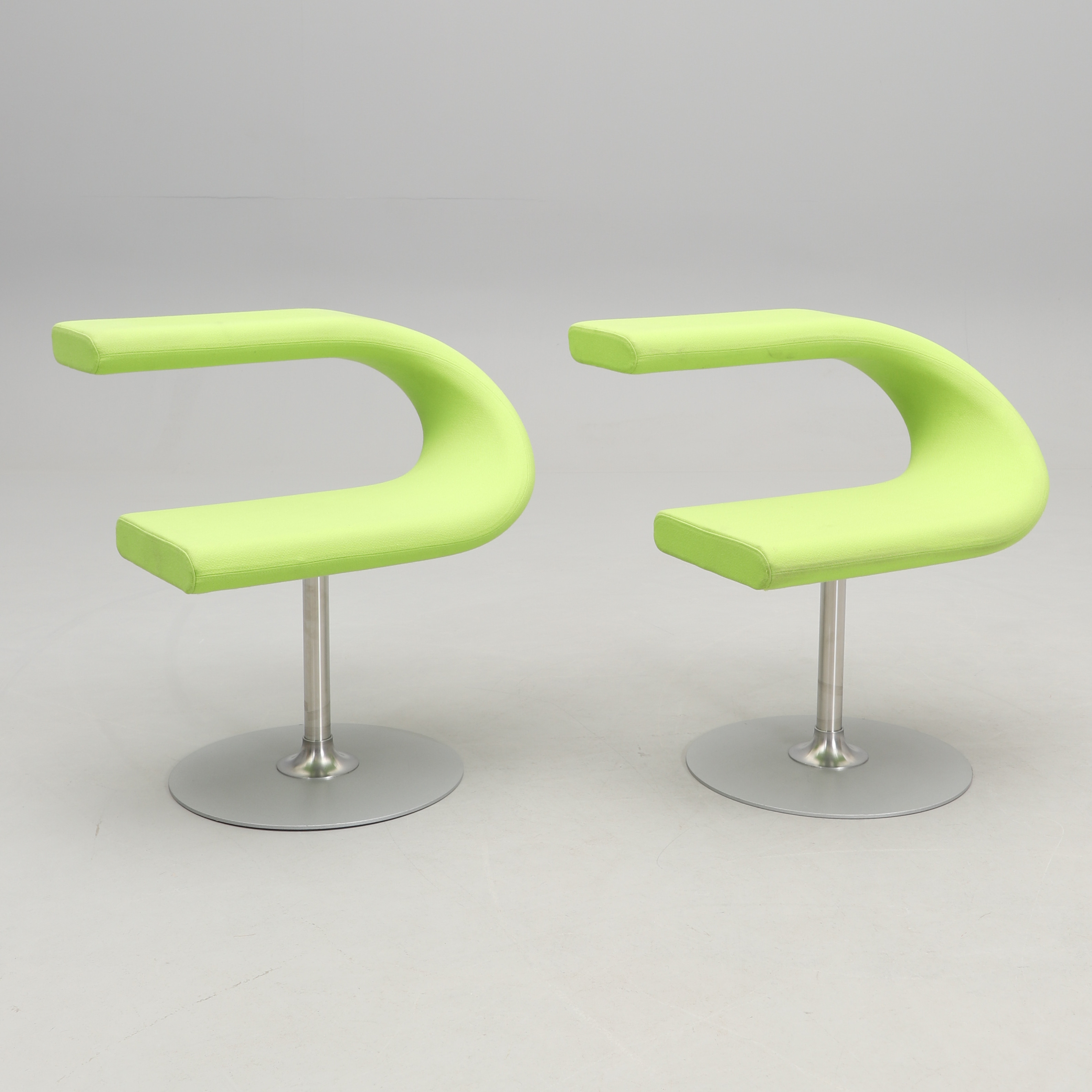 FREDRIK MATTSON. Fåtöljer, 1 par, "Innovation C", Blå Station, 2000-tal.