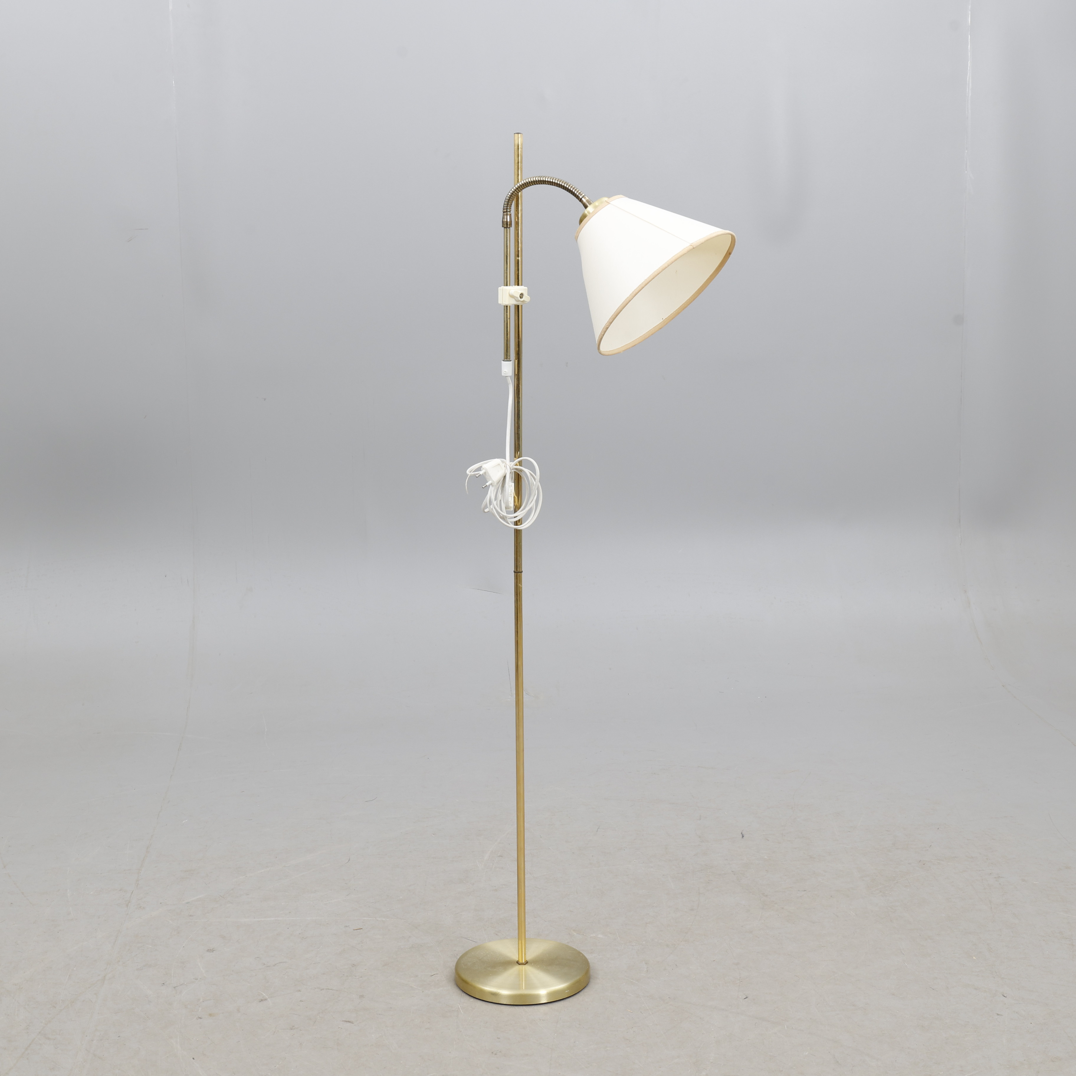 GOLVLAMPA, mässing.