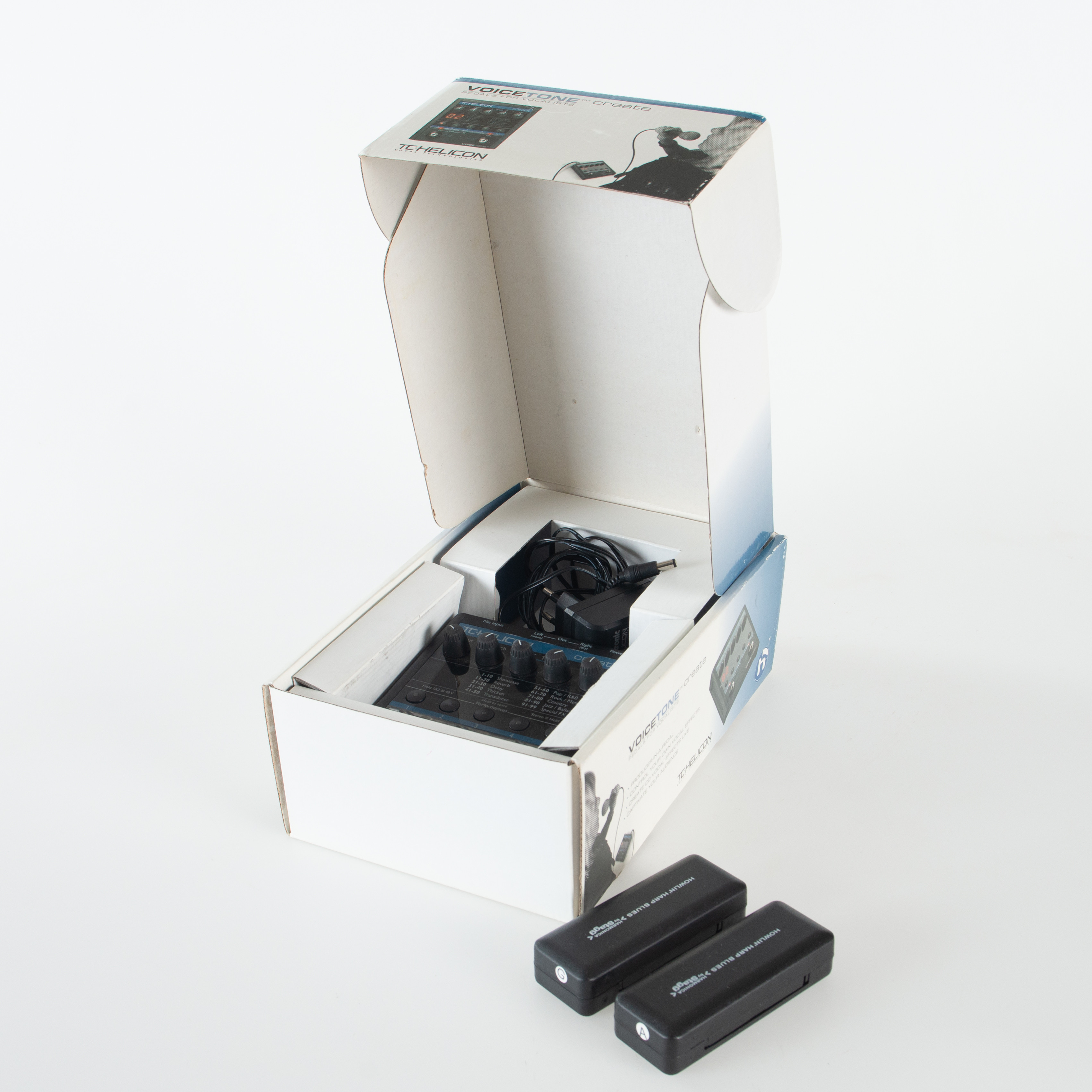 TC HELICON VOICETONE SAMT TVÅ MUNSPEL HOWLIN HARP BLUES "A & G".