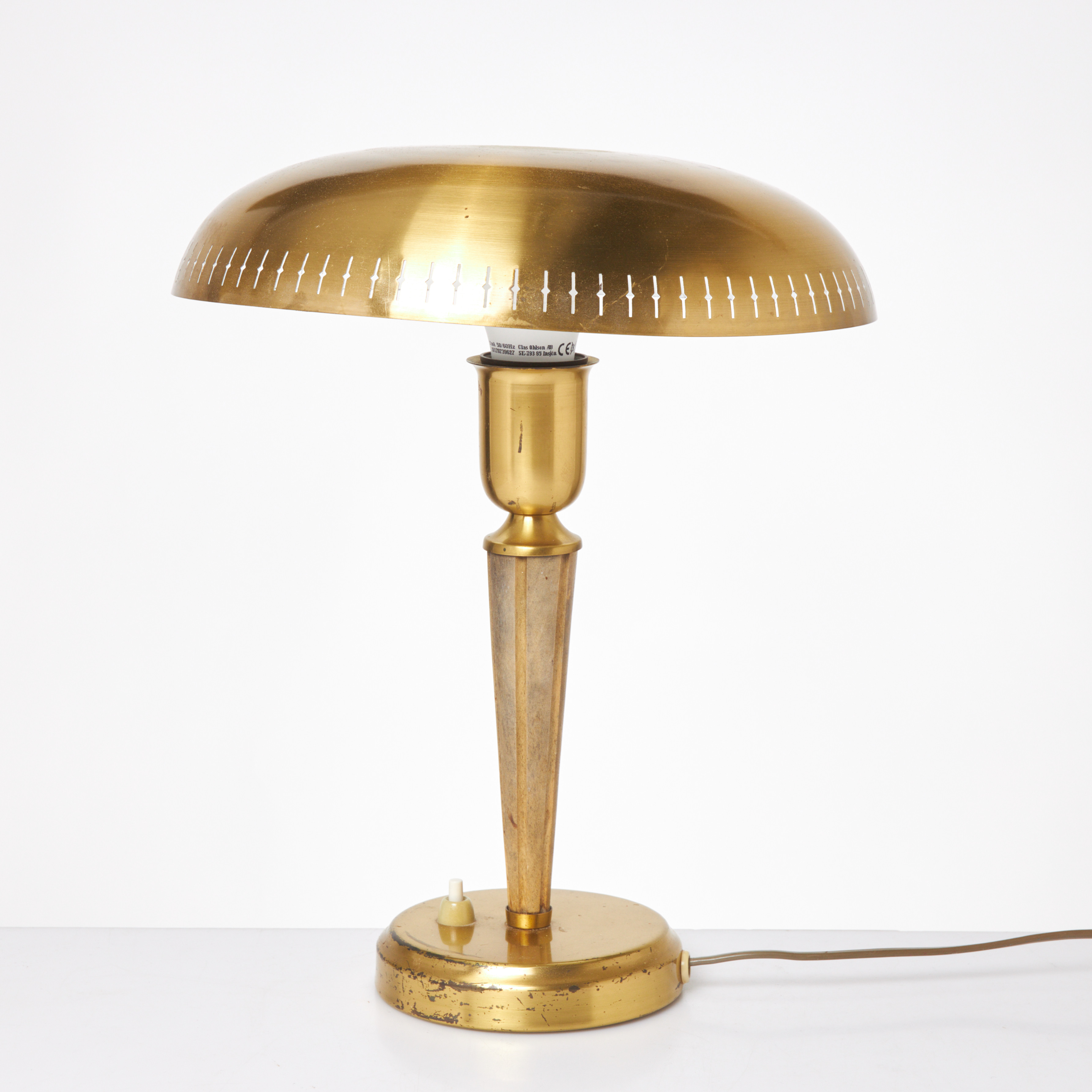 BORDSLAMPA, metall, trä, Malmö Metallvarufabrik, nummer 74503.