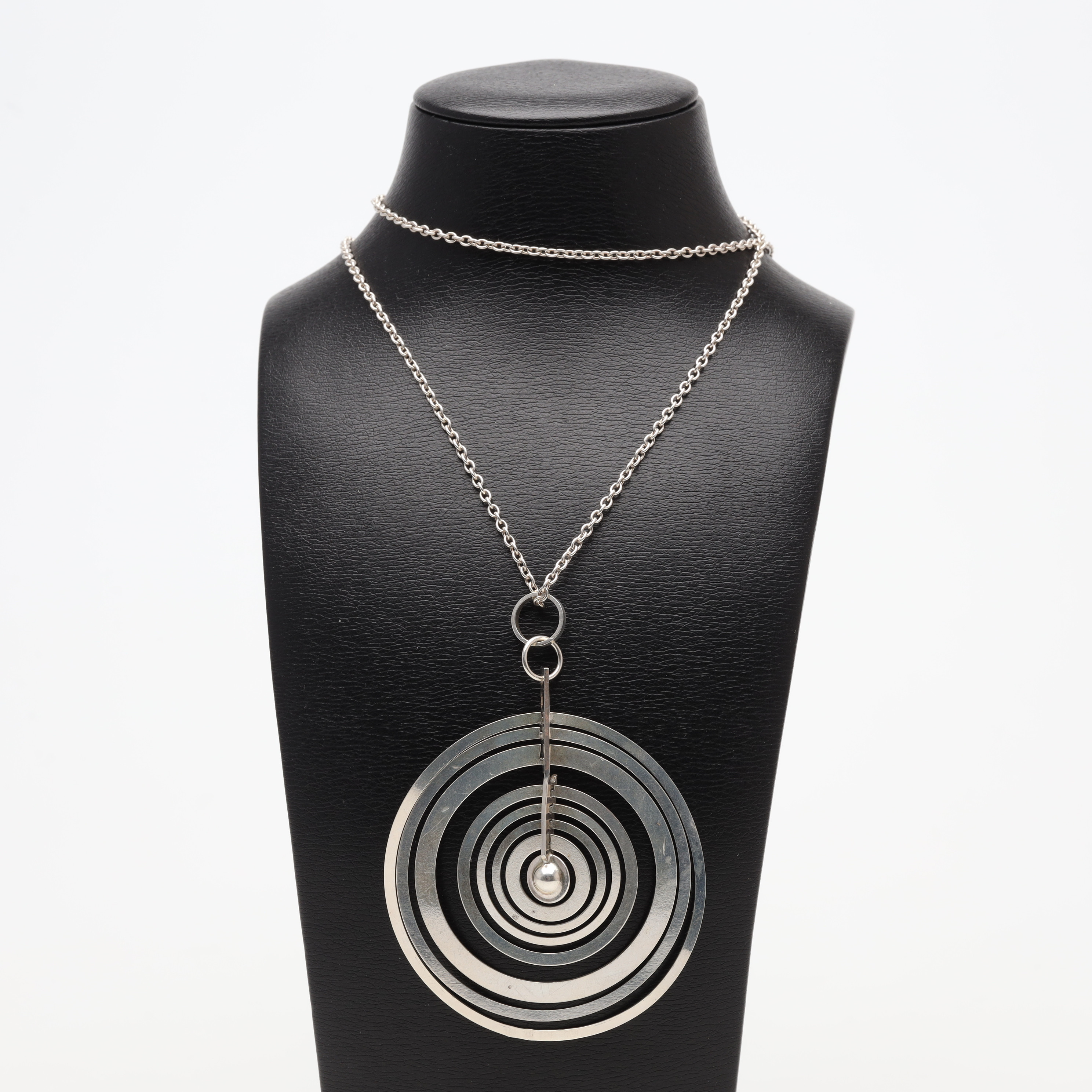 TAPIO WIRKKALA. HALSSMYCKE, silver, "Silvermoon" vikt ca 20,3 gram.