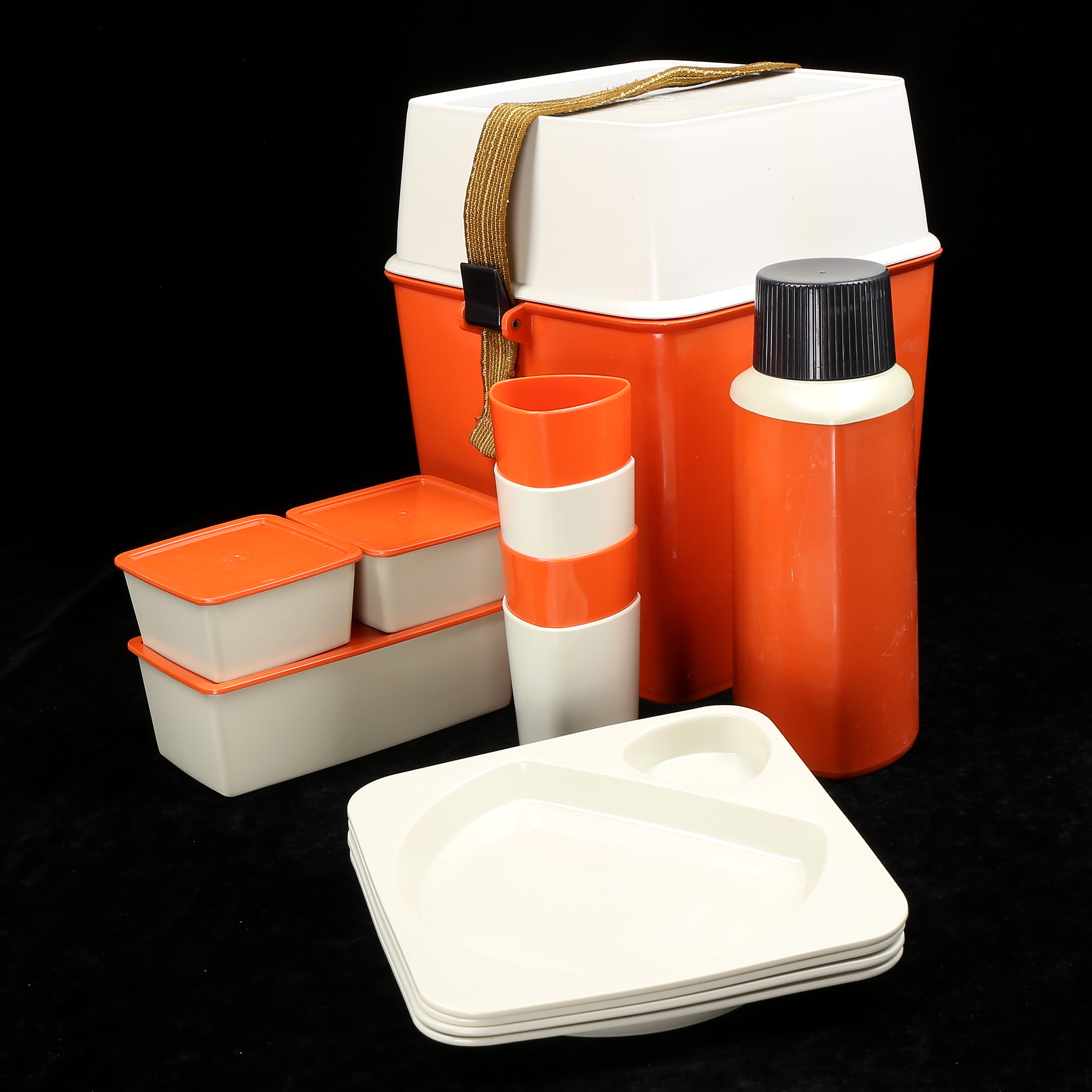 SIGVARD BERNADOTTE. Picknickset, plast, "Taffel", Husqvarna, 1960/70-tal.