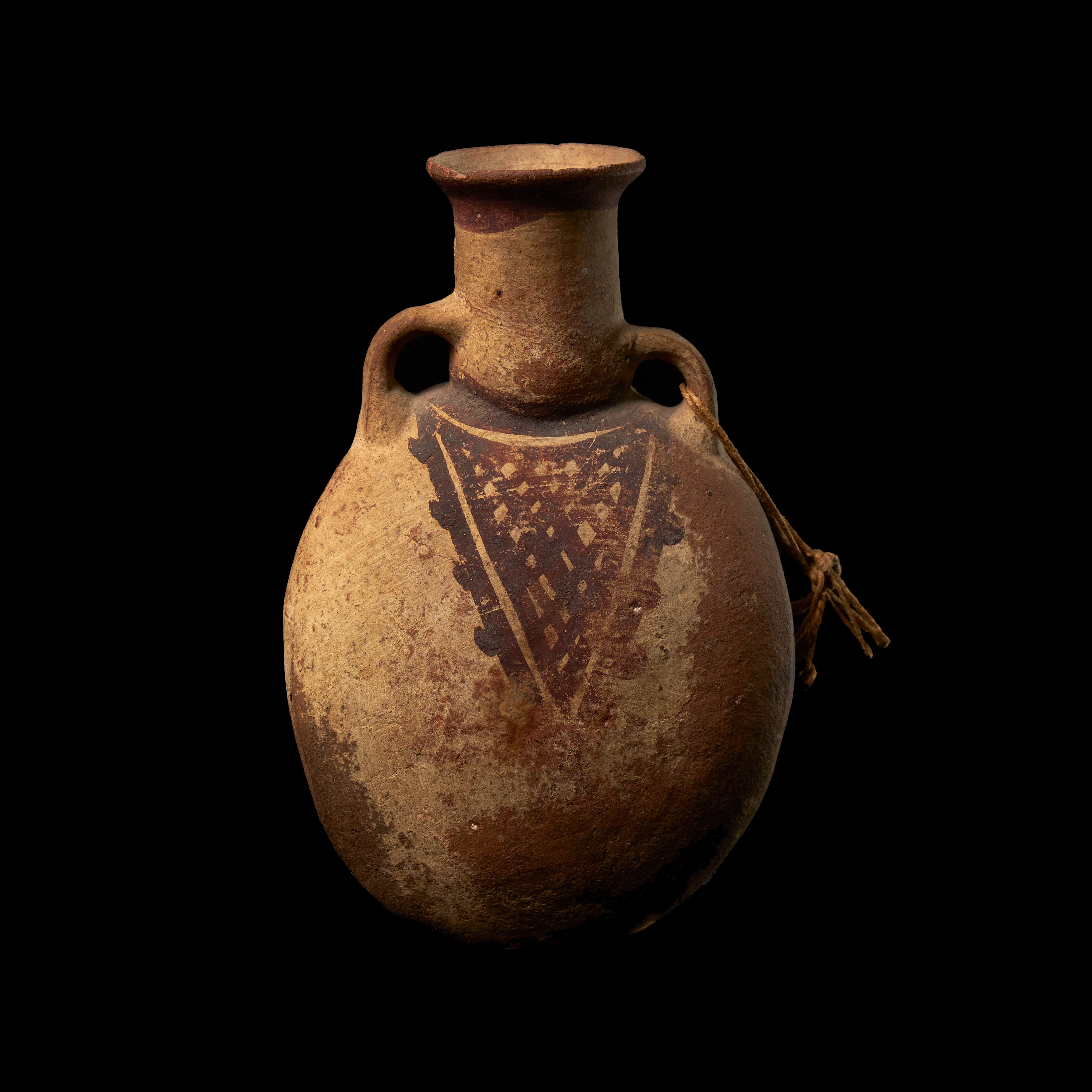 FLASKFORMAT KÄRL, Chancay kultur, Peru, 1000-1450 e Kr, lergods med enklare målad geometrisk dekor.