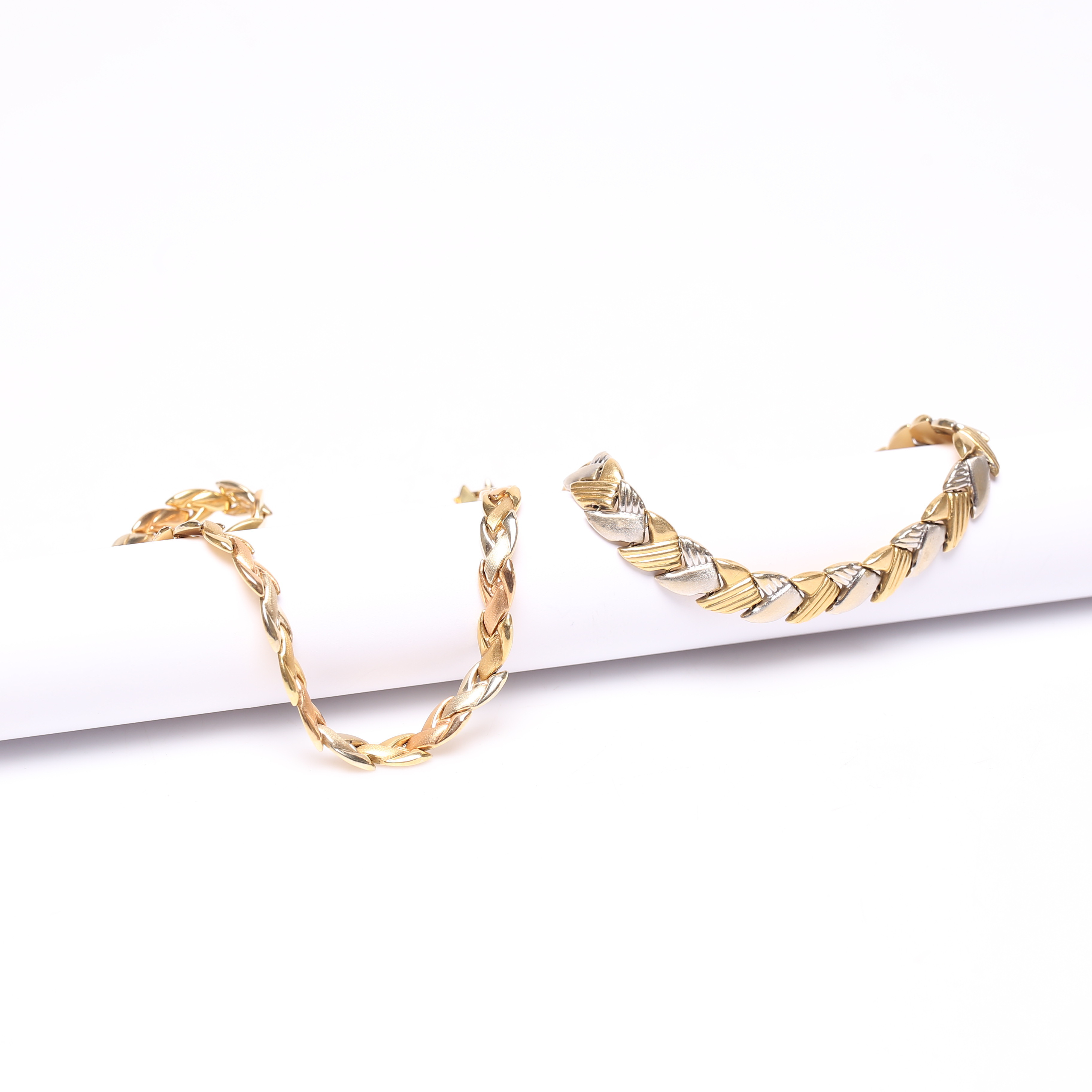 ARMBAND samt HALSBAND, 18K, Guld, vikt cirka 41,1 gram.