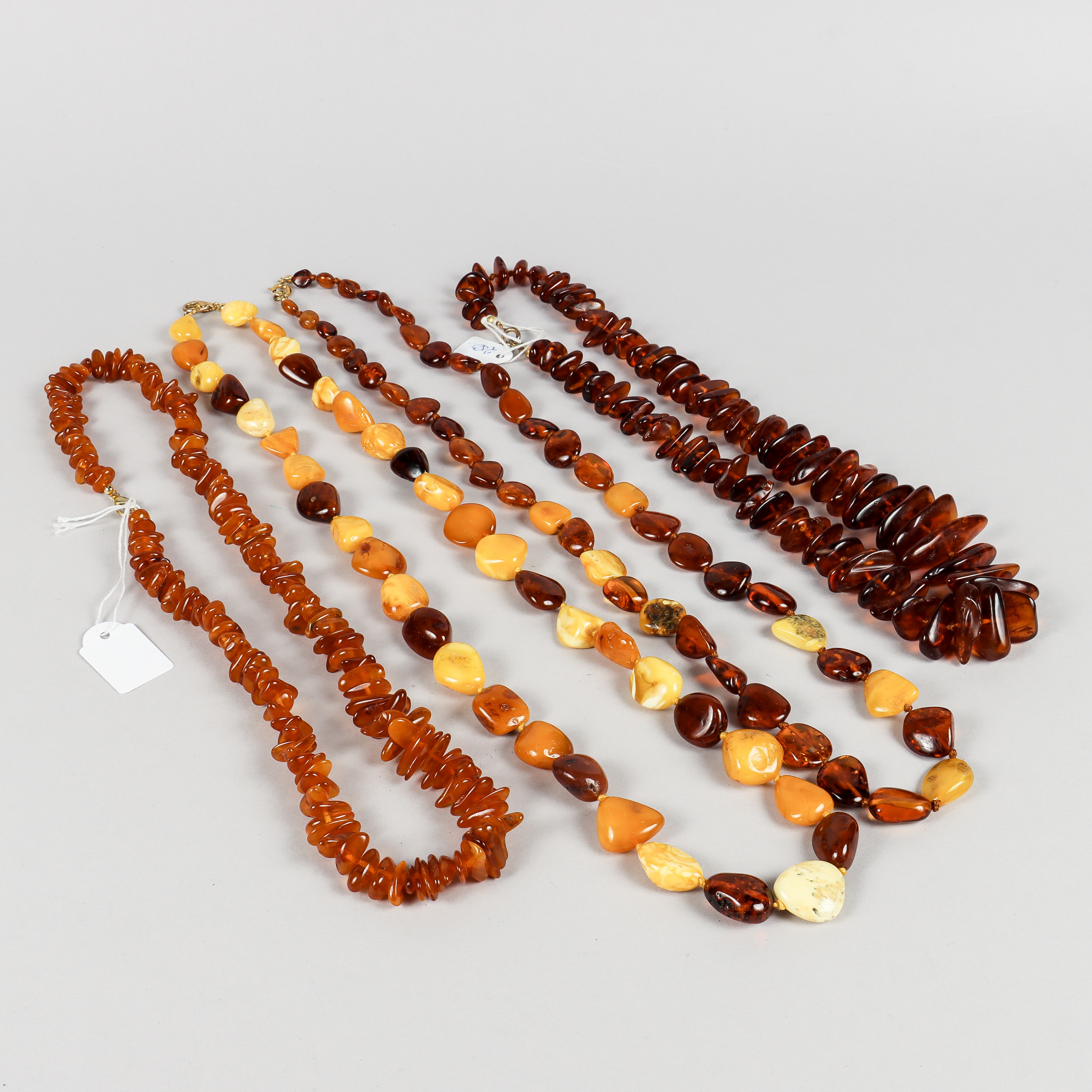 COLLIER 4 stycken bärnsten.