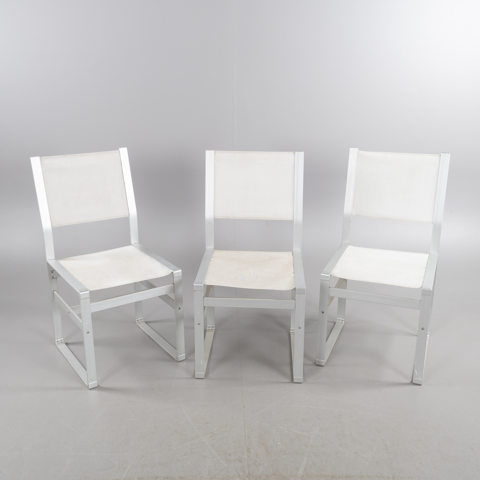 FRI FORM, karmstolar, 3 stycken, aluminium.