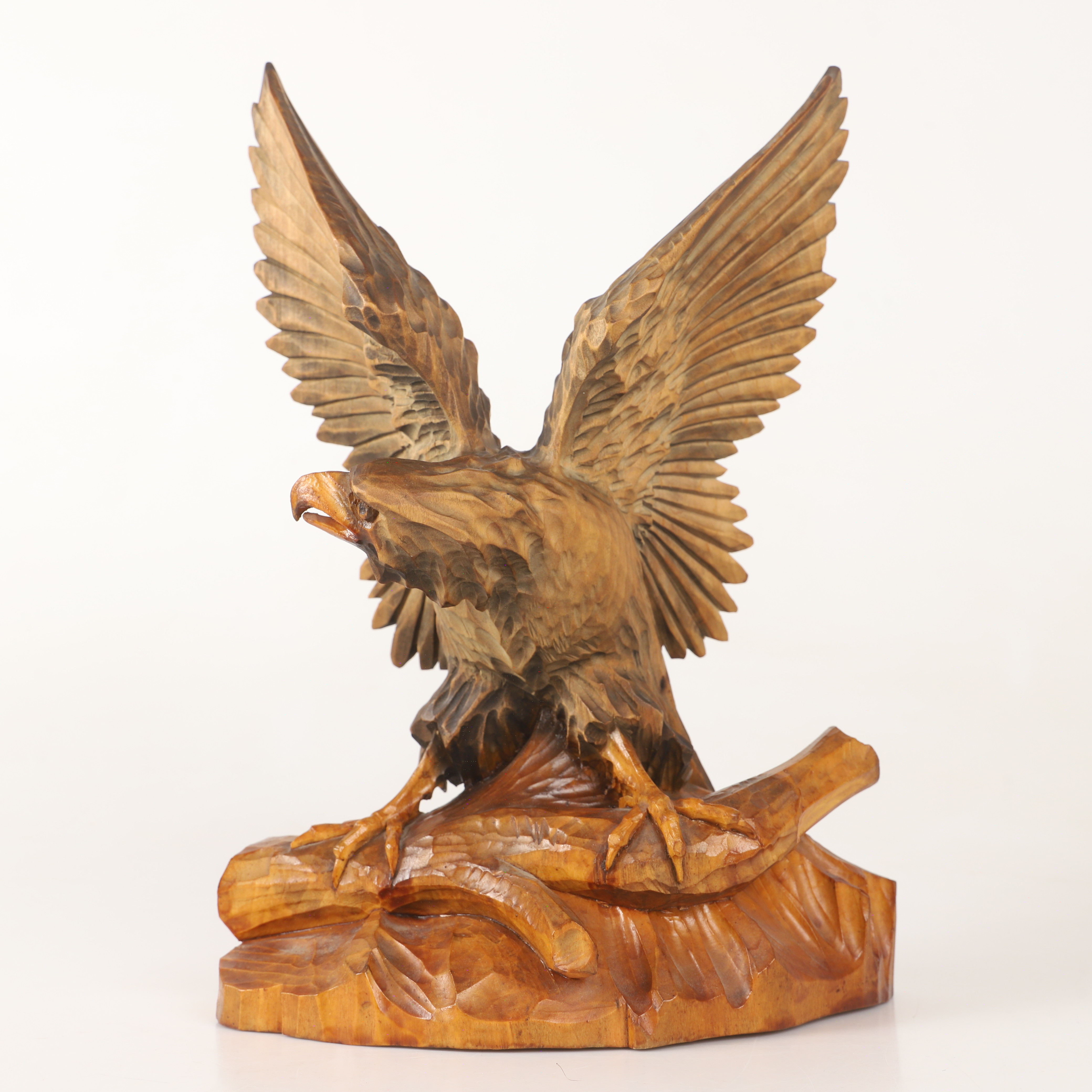 SKULPTUR, örn, skuret trä, 1900-tal.