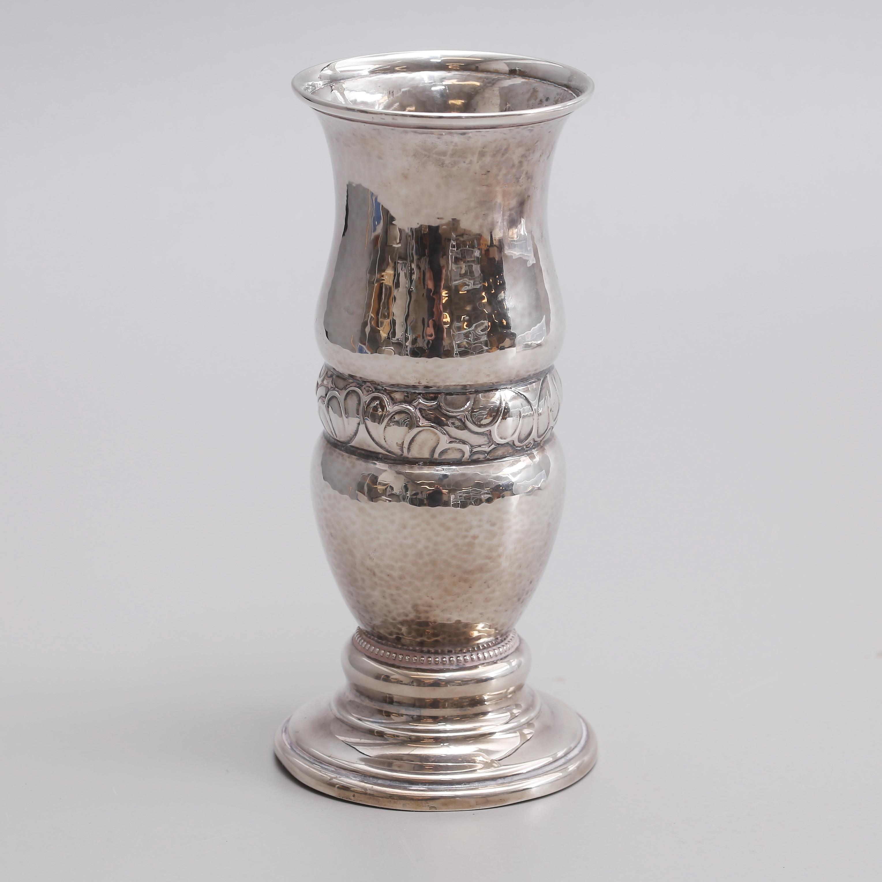 VAS, silver, 269 gram.