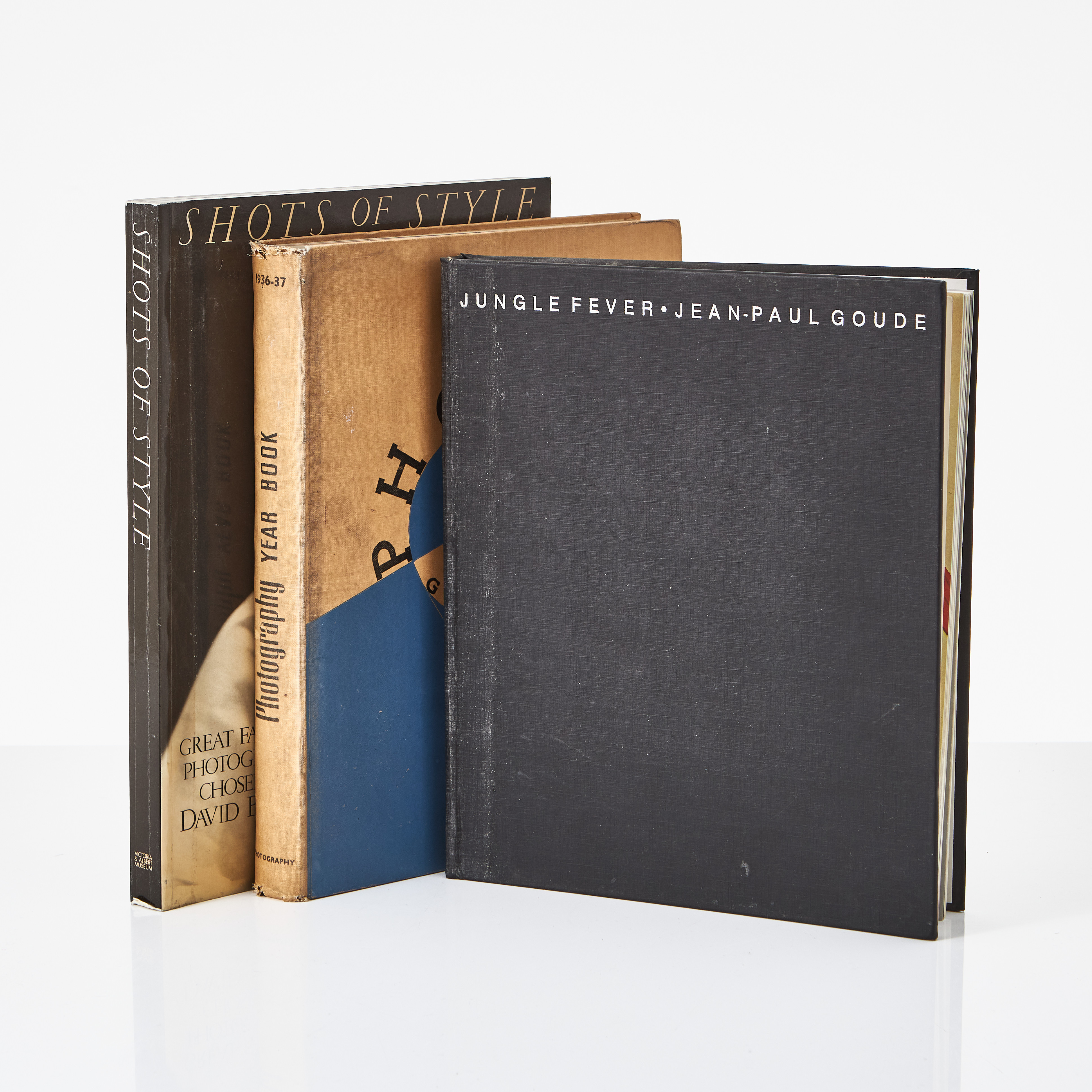 FOTOBÖCKER, 3 vol. Photography year book 1936-37, Jean-Paul Goude Jungle fever, David Bailey Shots of style.