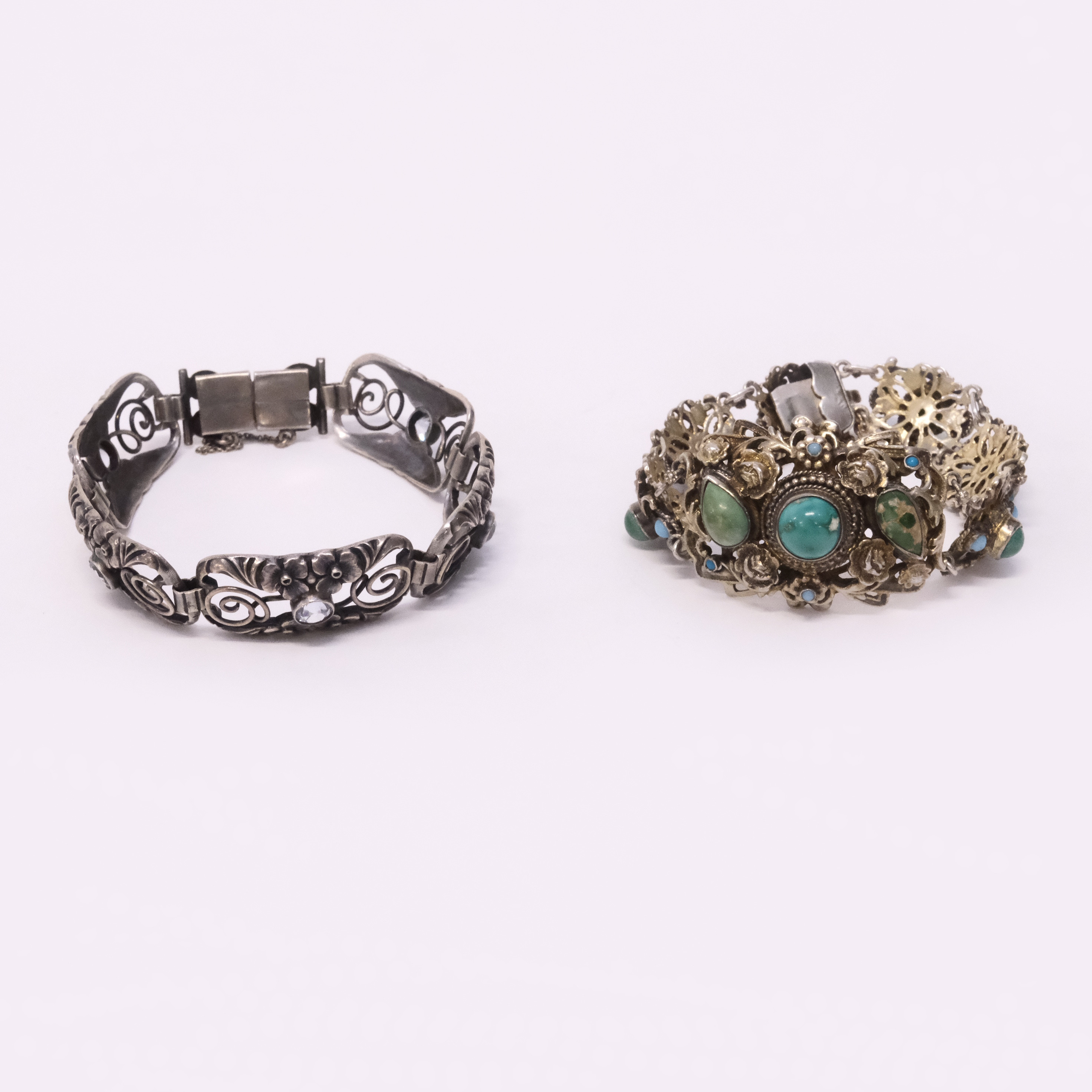 ARMBAND, TVÅ STYCKEN, SILVER.