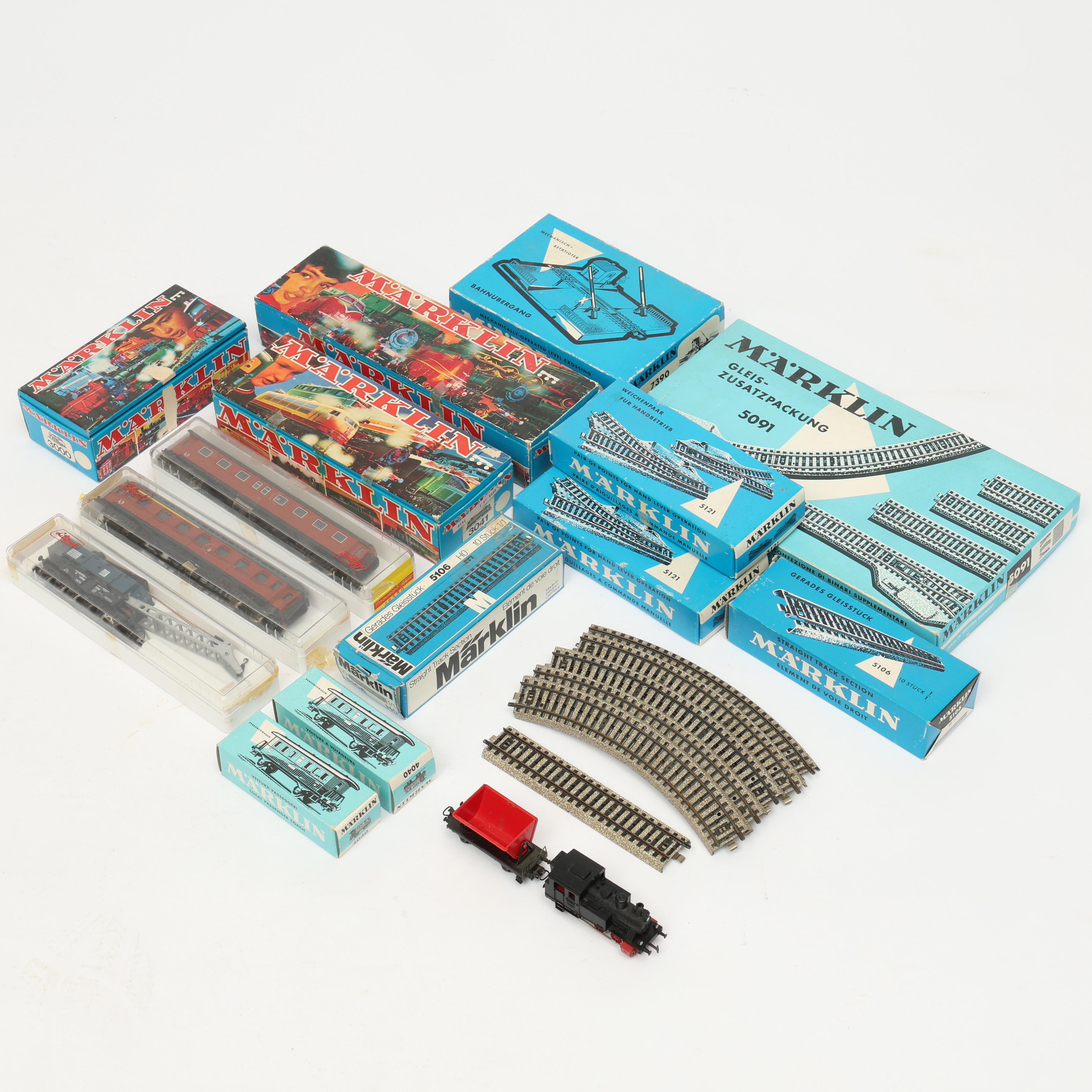 SAMLING LOK, VAGNAR samt RÄLS, bland annat lok 3000, 3005, 3041, främst Märklin.