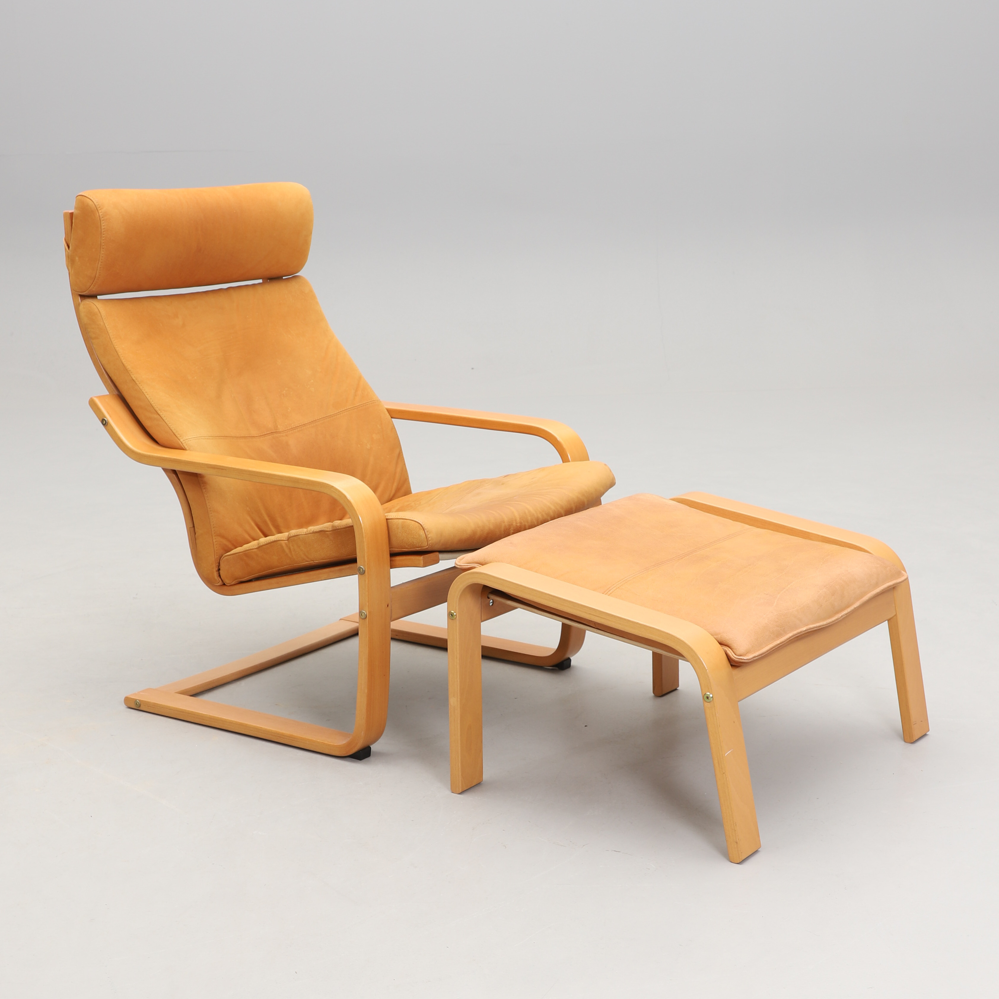 NOBORU NAKAMURA. Fåtölj med fotpall, "Poäng", IKEA, sekelskiftet 2000.